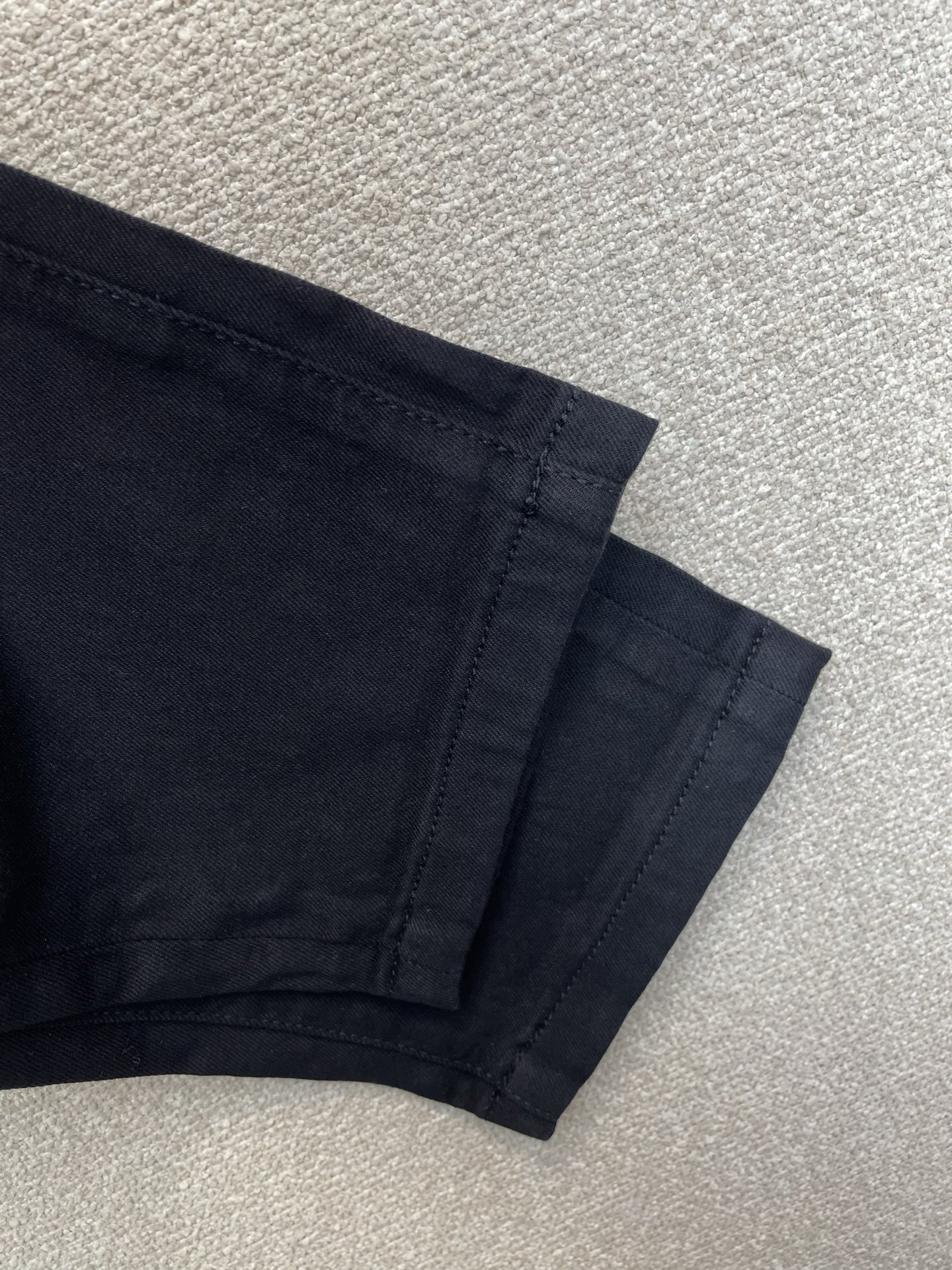 。HAZZYS哈吉斯💥独家专供新款休闲牛仔裤👖高端版本！专柜定制面料 透气舒适度高，细节无可挑剔，品牌元