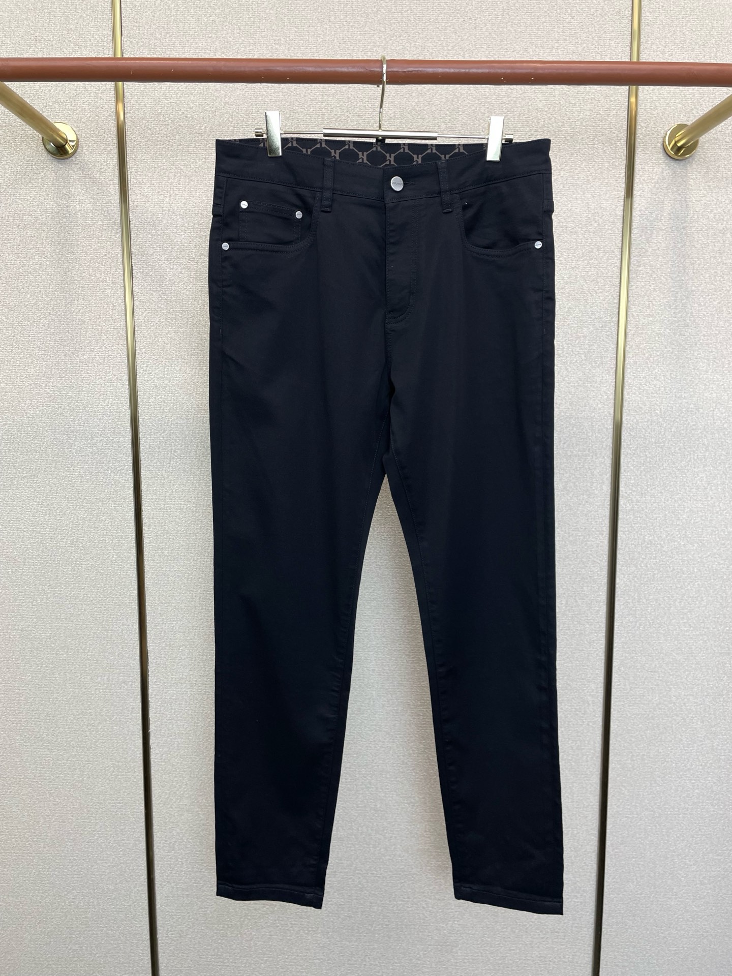 。HAZZYS哈吉斯💥独家专供新款休闲牛仔裤👖高端版本！专柜定制面料 透气舒适度高，细节无可挑剔，品牌元