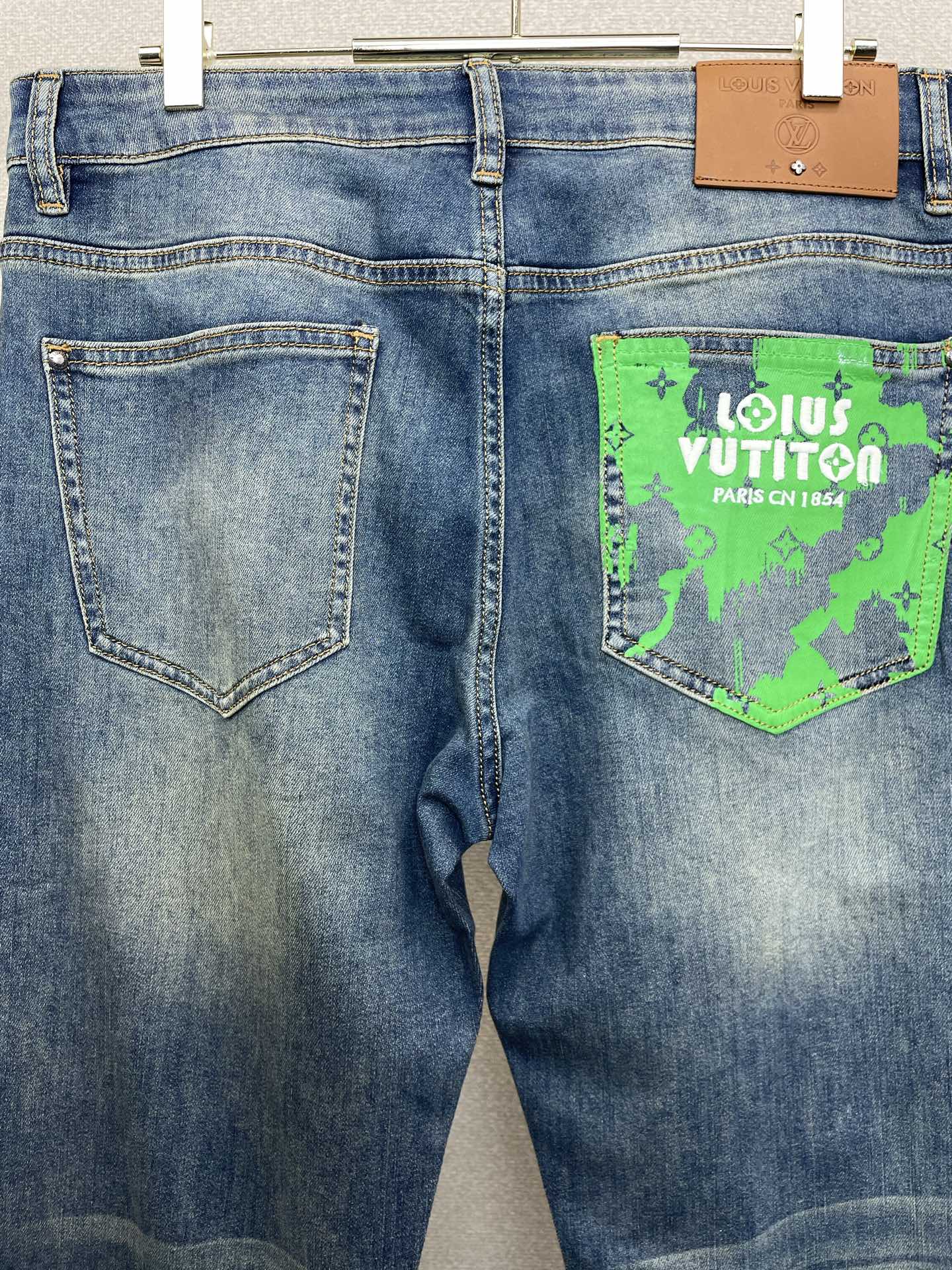 。Louis Vuitton路易威登💥独家专供新款休闲牛仔裤👖高端版本！专柜定制面料 透气舒适度高，细节