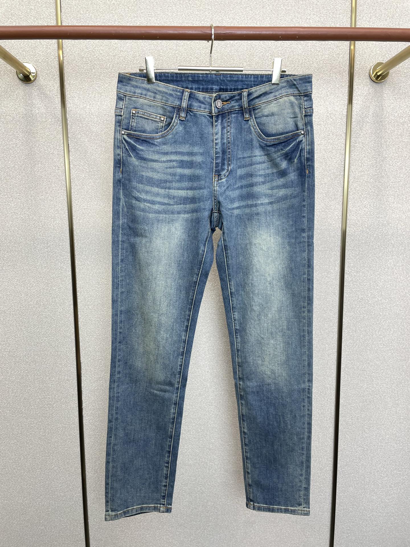 。Louis Vuitton路易威登💥独家专供新款休闲牛仔裤👖高端版本！专柜定制面料 透气舒适度高，细节