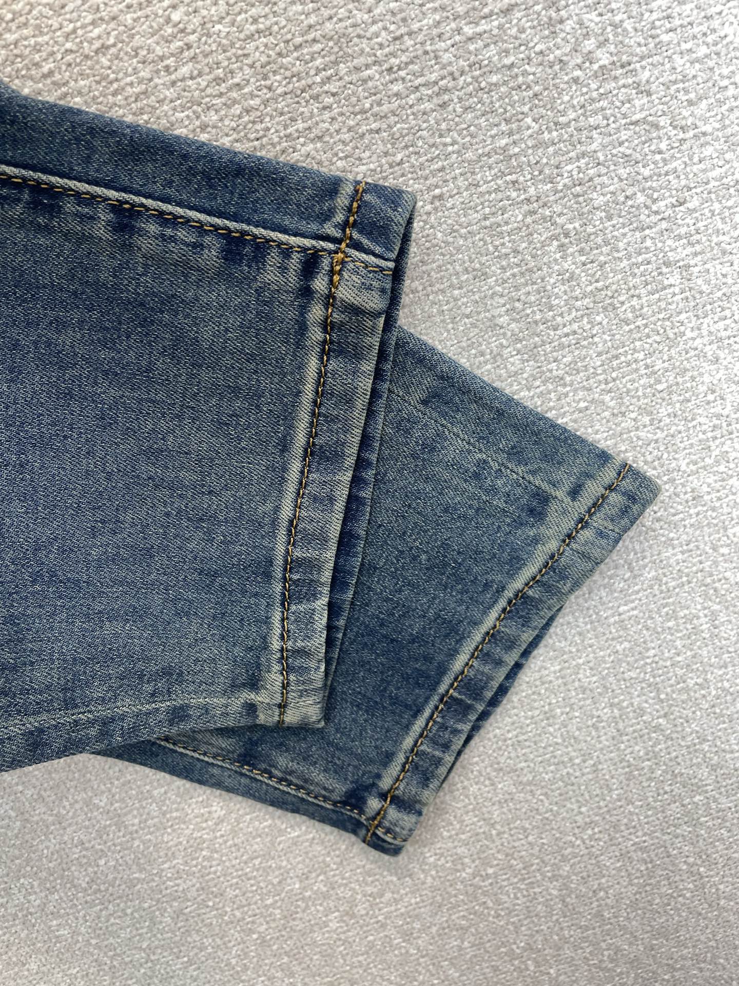 。Louis Vuitton路易威登💥独家专供新款休闲牛仔裤👖高端版本！专柜定制面料 透气舒适度高，细节