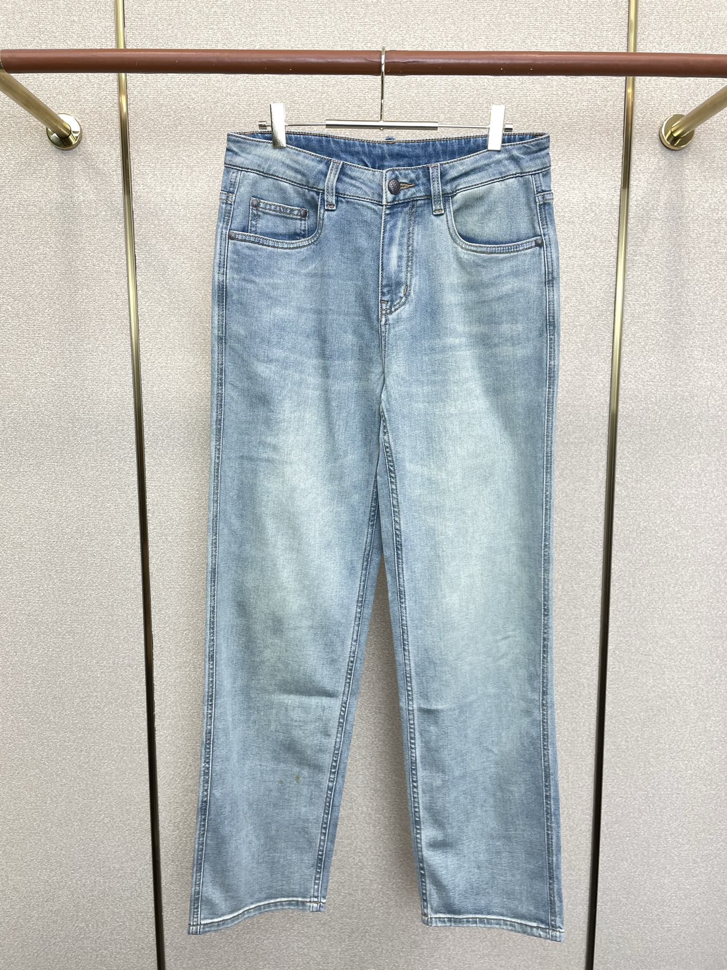 。Bottega Veneta葆蝶家💥独家专供新款休闲牛仔裤👖高端版本！专柜定制面料 透气舒适度高，细节