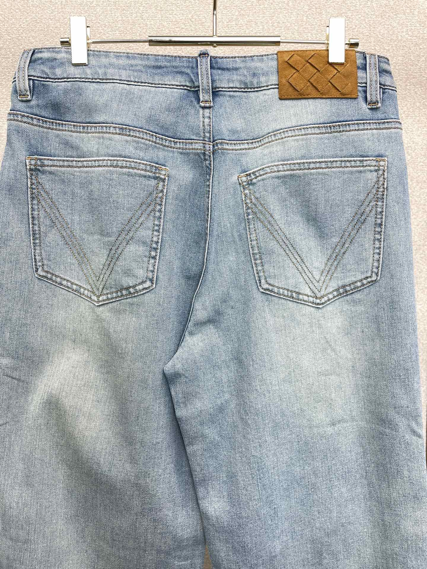 。Bottega Veneta葆蝶家💥独家专供新款休闲牛仔裤👖高端版本！专柜定制面料 透气舒适度高，细节