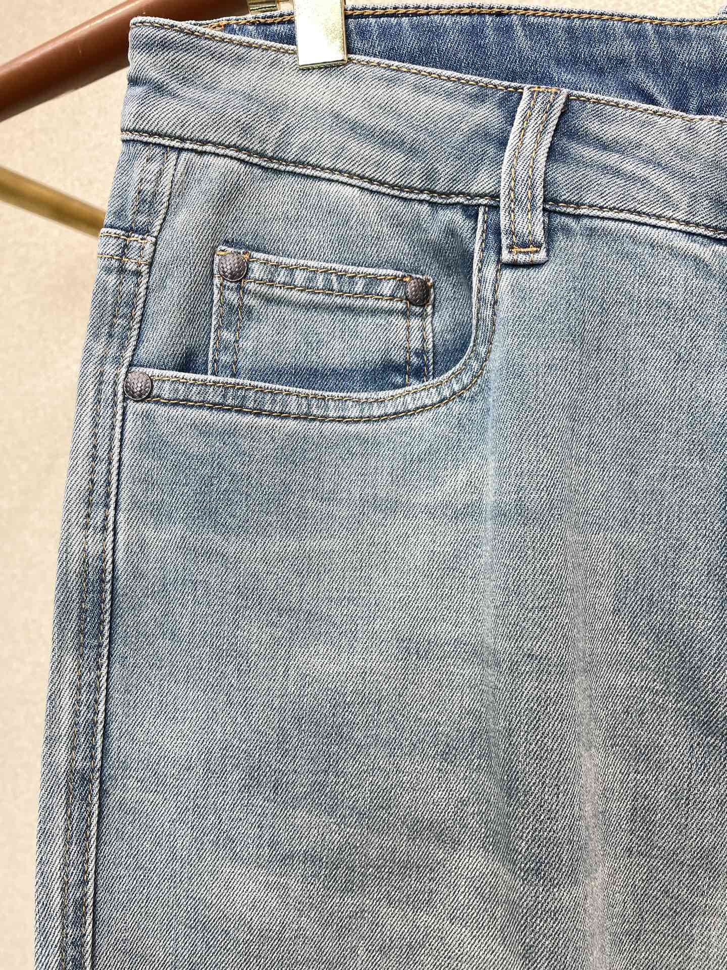 。Bottega Veneta葆蝶家💥独家专供新款休闲牛仔裤👖高端版本！专柜定制面料 透气舒适度高，细节
