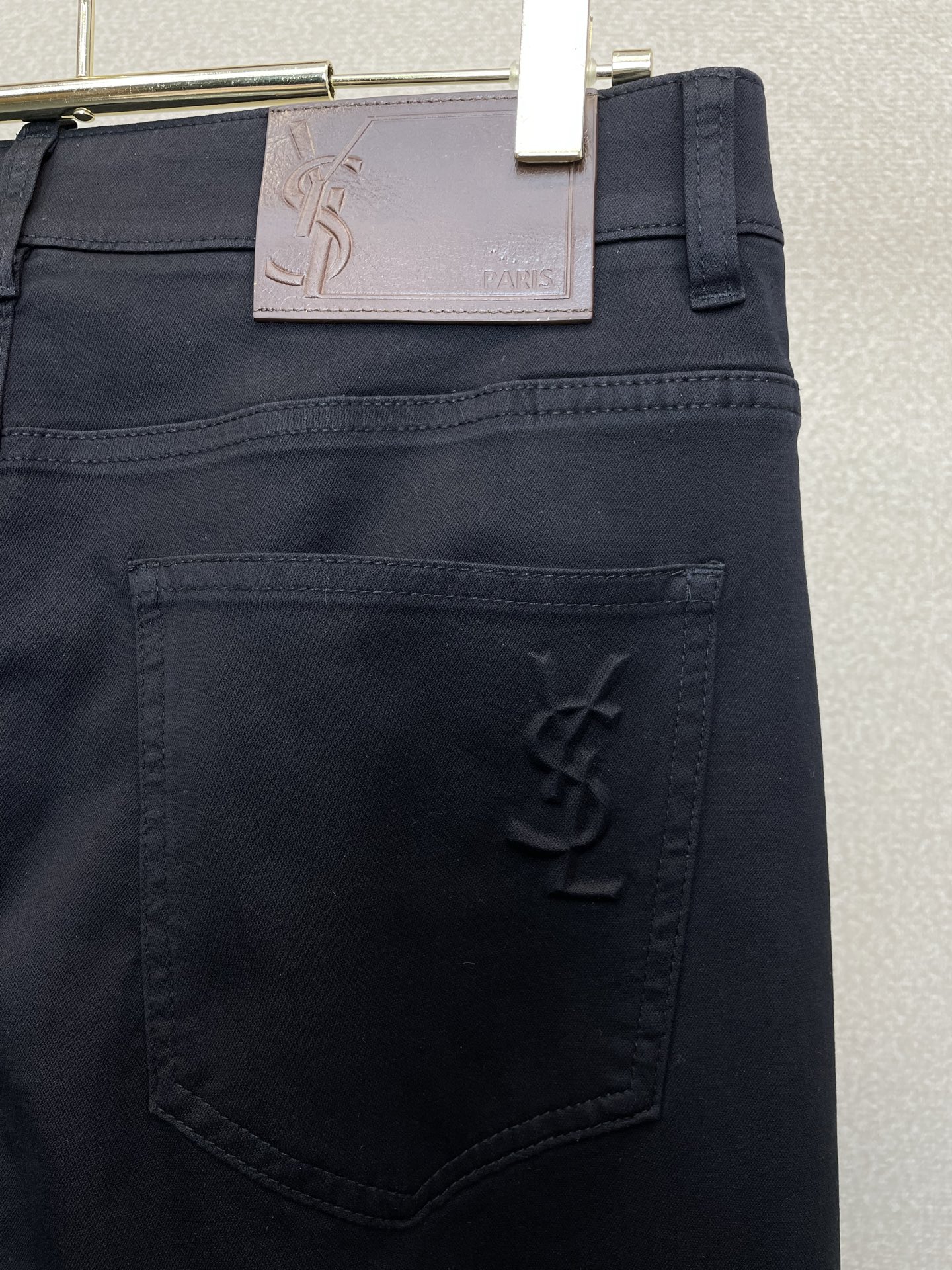 。SAINT LAURENT圣罗兰💥独家专供新款休闲牛仔裤👖高端版本！专柜定制面料 透气舒适度高，细节无
