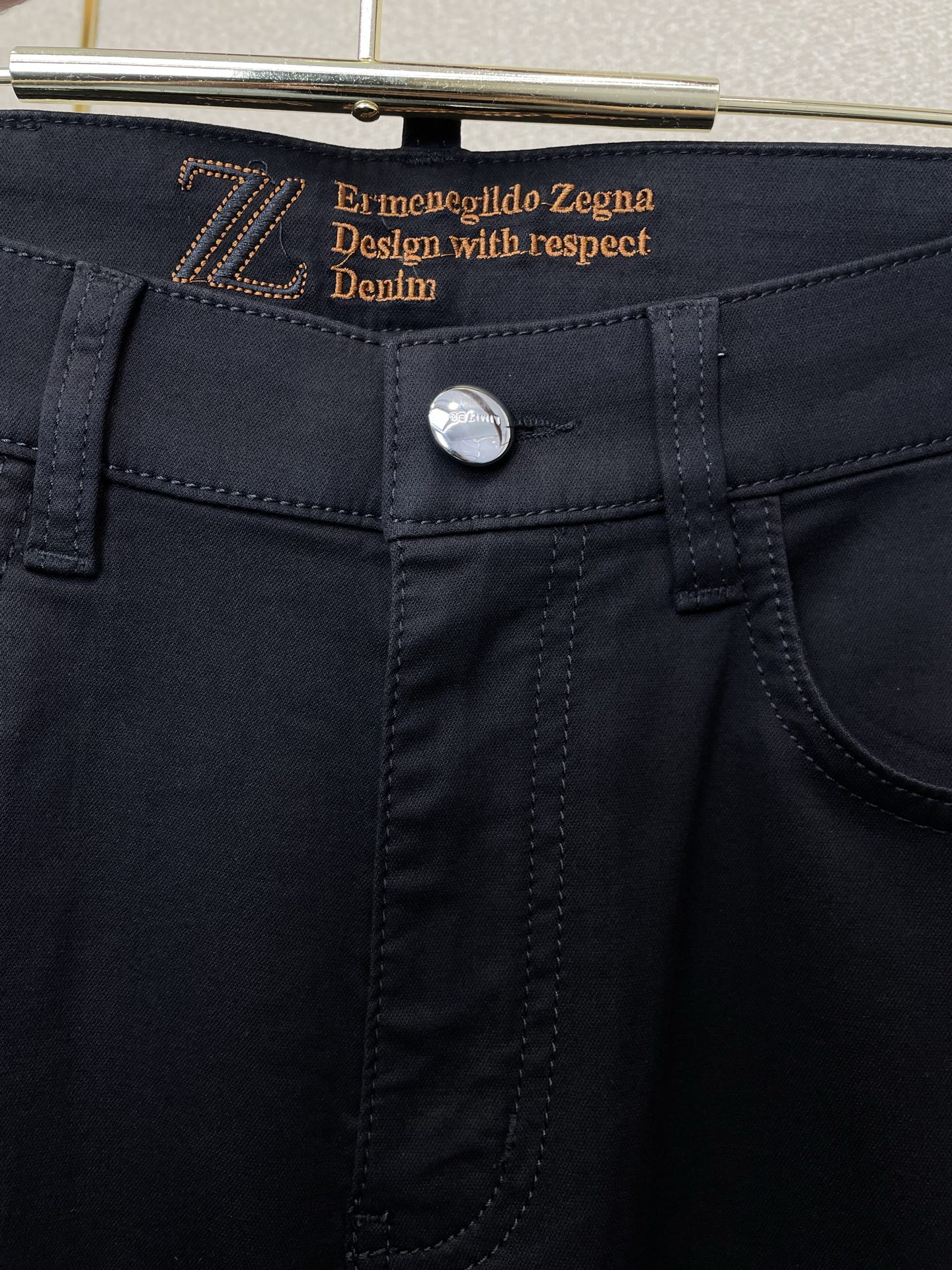 。ZEGNA杰尼亚💥独家专供新款休闲牛仔裤👖高端版本！专柜定制面料 透气舒适度高，细节无可挑剔，品牌元素