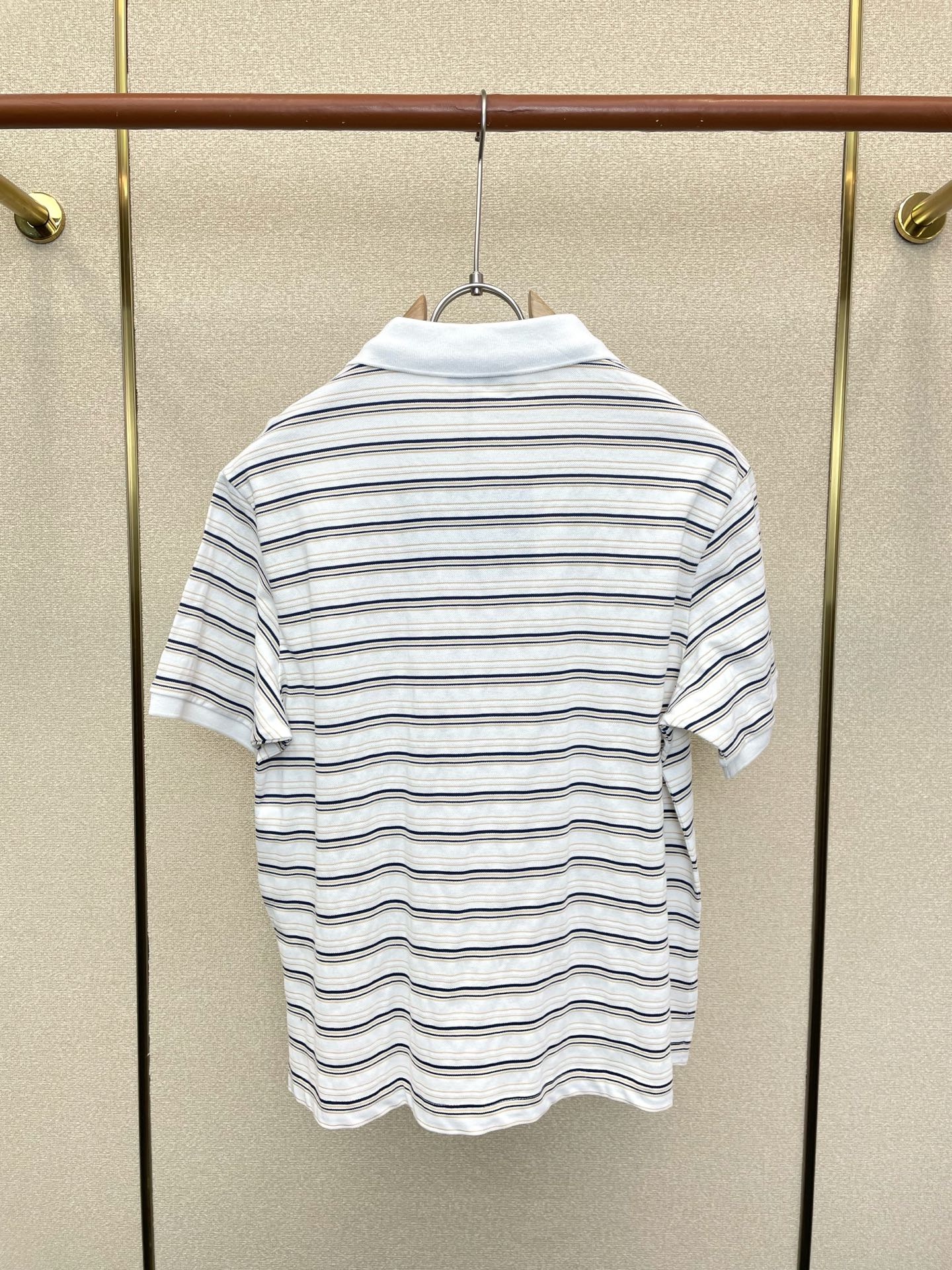 Prada普拉达👚砸锅卖铁都要上的新款👚新款女装休闲短袖 高端版本！独特设计 专柜定制面料 透气舒适度高