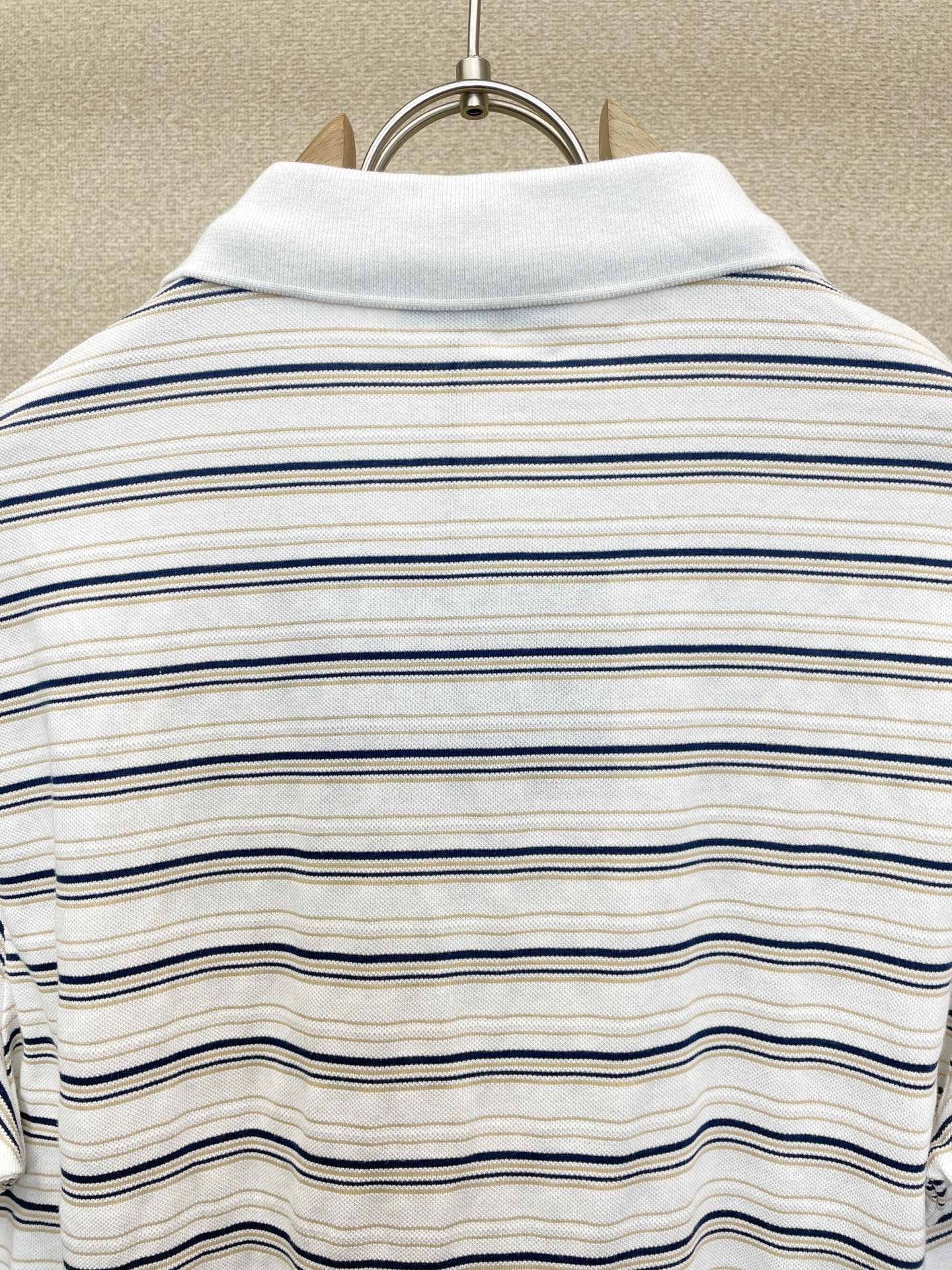 Prada普拉达👚砸锅卖铁都要上的新款👚新款女装休闲短袖 高端版本！独特设计 专柜定制面料 透气舒适度高