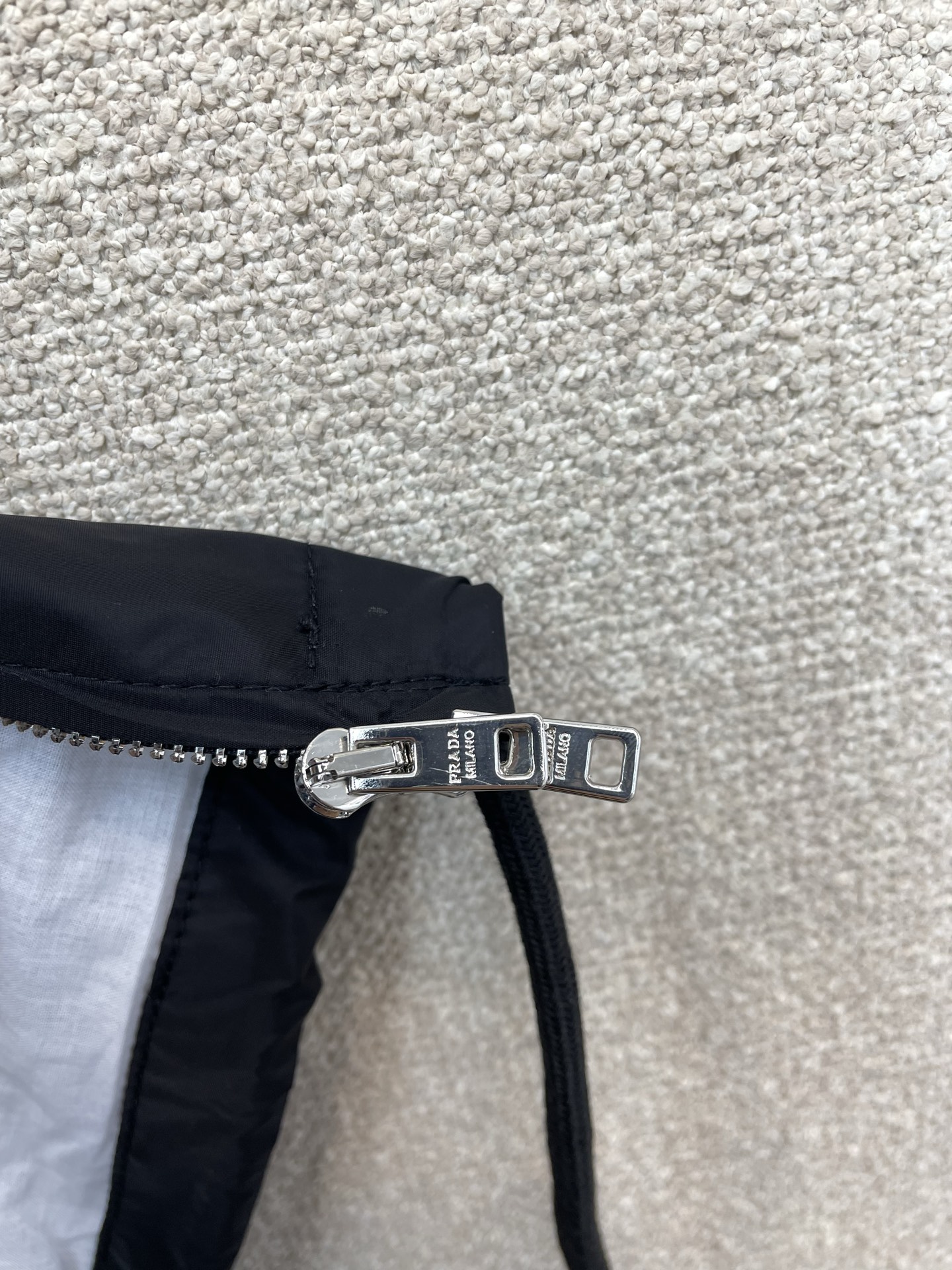 。Prada普拉达💥独家专供新款原单男士休闲短袖开衫 高端定制 高端版本 时尚百搭爆款⚠️⚠️✨✨进口面