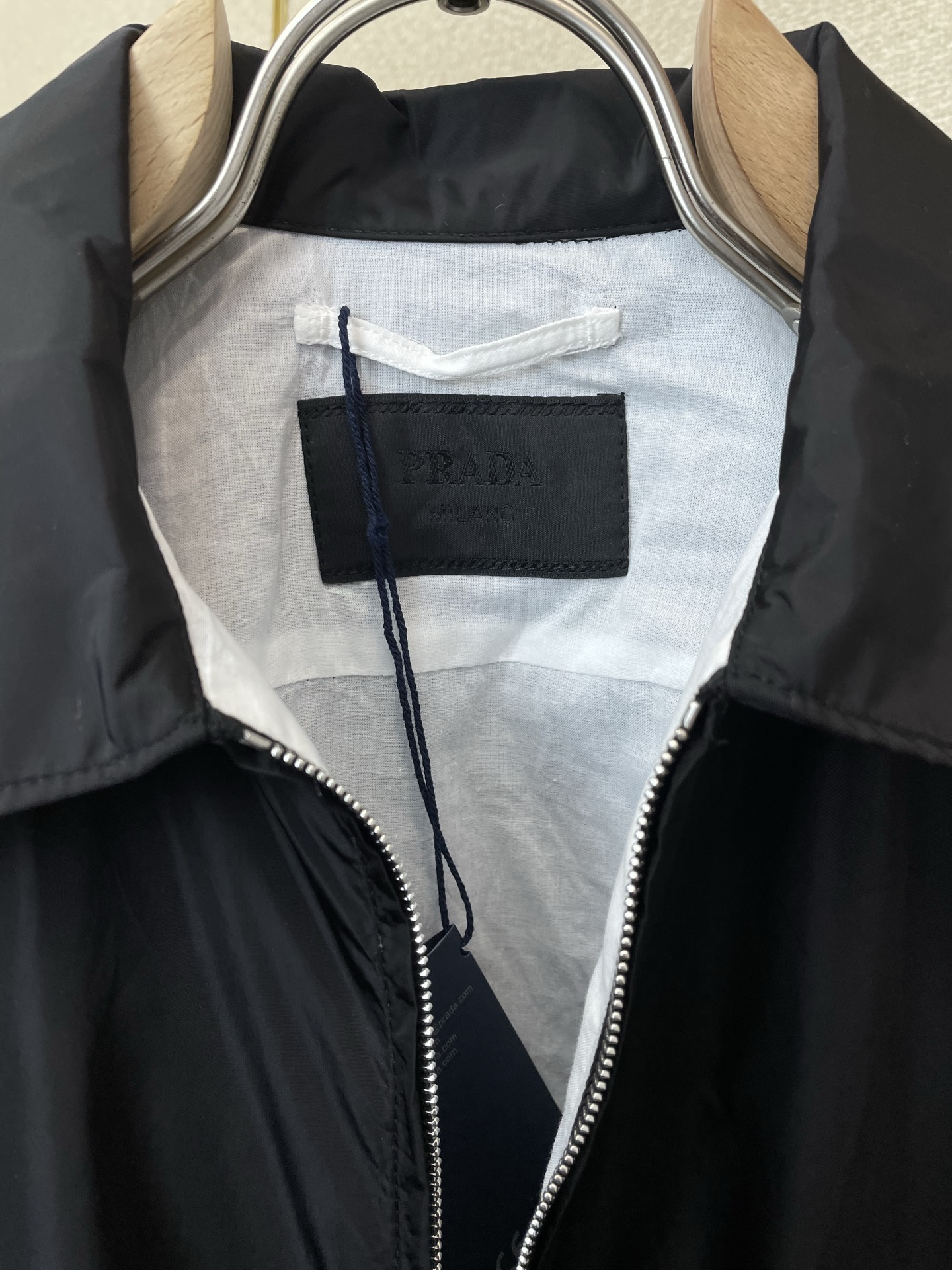 。Prada普拉达💥独家专供新款原单男士休闲短袖开衫 高端定制 高端版本 时尚百搭爆款⚠️⚠️✨✨进口面