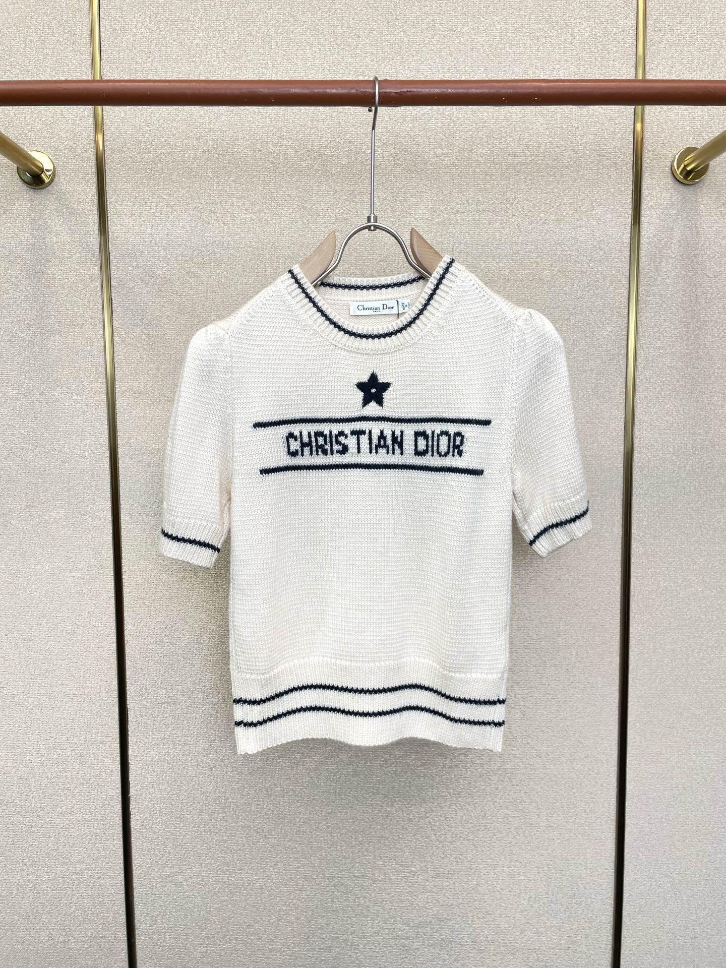 Dior迪奥👚砸锅卖铁都要上的新款👚新款女装休闲针织短袖 高端版本！独特设计 专柜定制面料 透气舒适度高