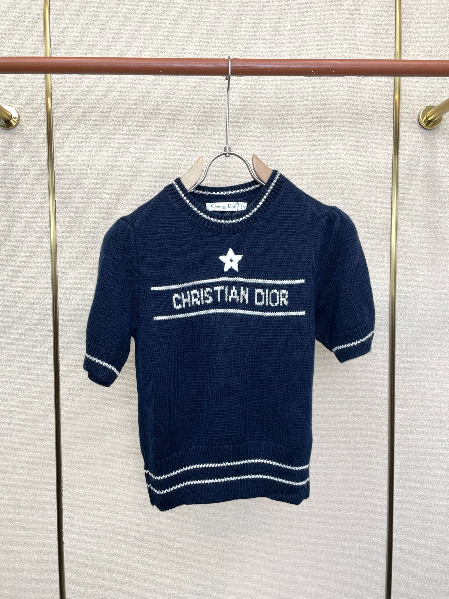 Dior迪奥👚砸锅卖铁都要上的新款👚新款女装休闲针织短袖 高端版本！独特设计 专柜定制面料 透气舒适度高