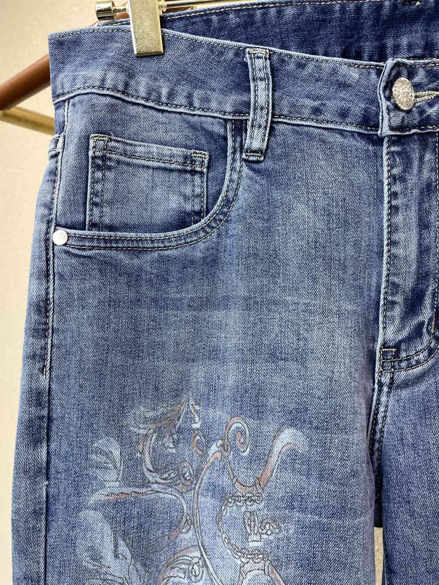 。Hermès爱马仕💥独家专供新款休闲牛仔裤👖高端版本 专柜定制面料 透气舒适度高，细节无可挑剔，品牌元