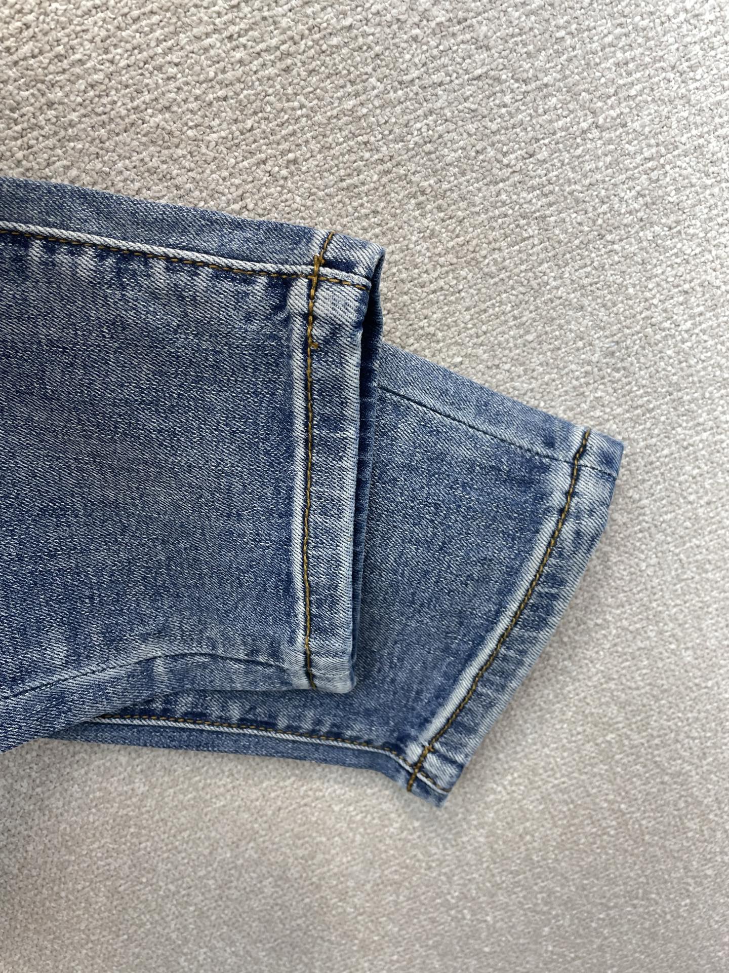 。Thom Browne汤姆布朗💥独家专供新款休闲牛仔裤👖高端版本 专柜定制面料 透气舒适度高，细节无可