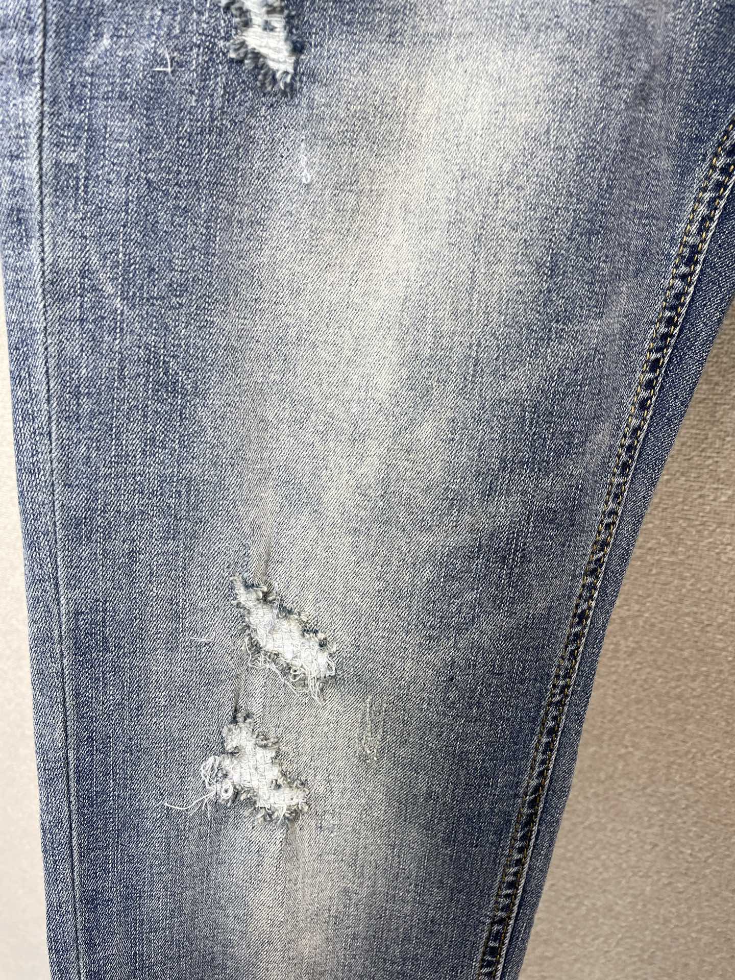 。Dior迪奥💥独家专供新款休闲牛仔裤👖高端版本 专柜定制面料 透气舒适度高，细节无可挑剔，品牌元素设计