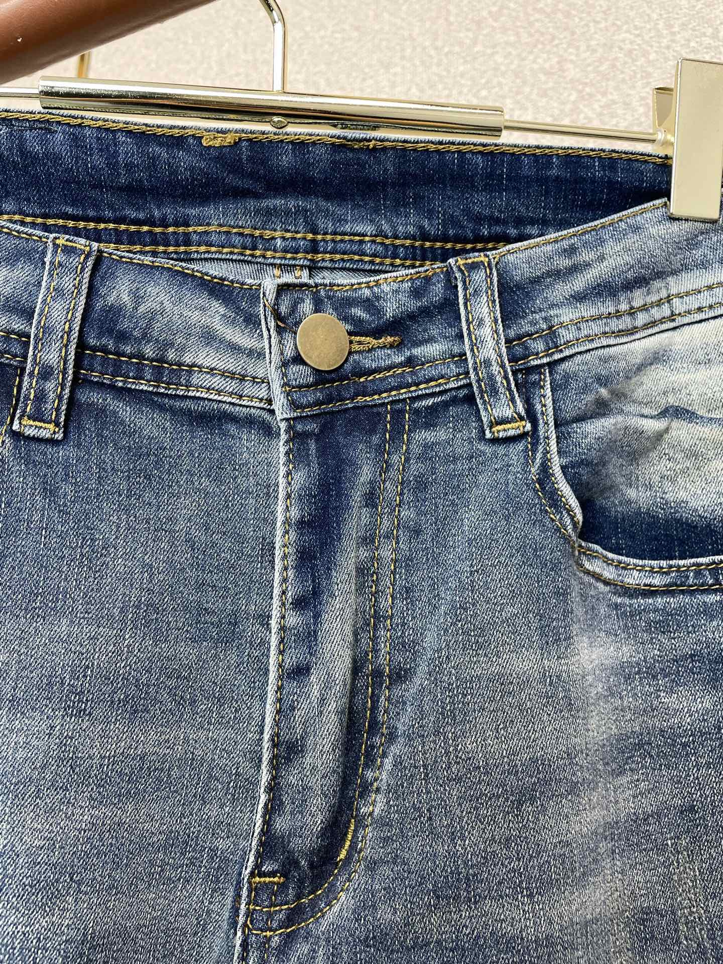 。Givenchy纪梵希💥独家专供新款休闲牛仔裤👖高端版本 专柜定制面料 透气舒适度高，细节无可挑剔，品