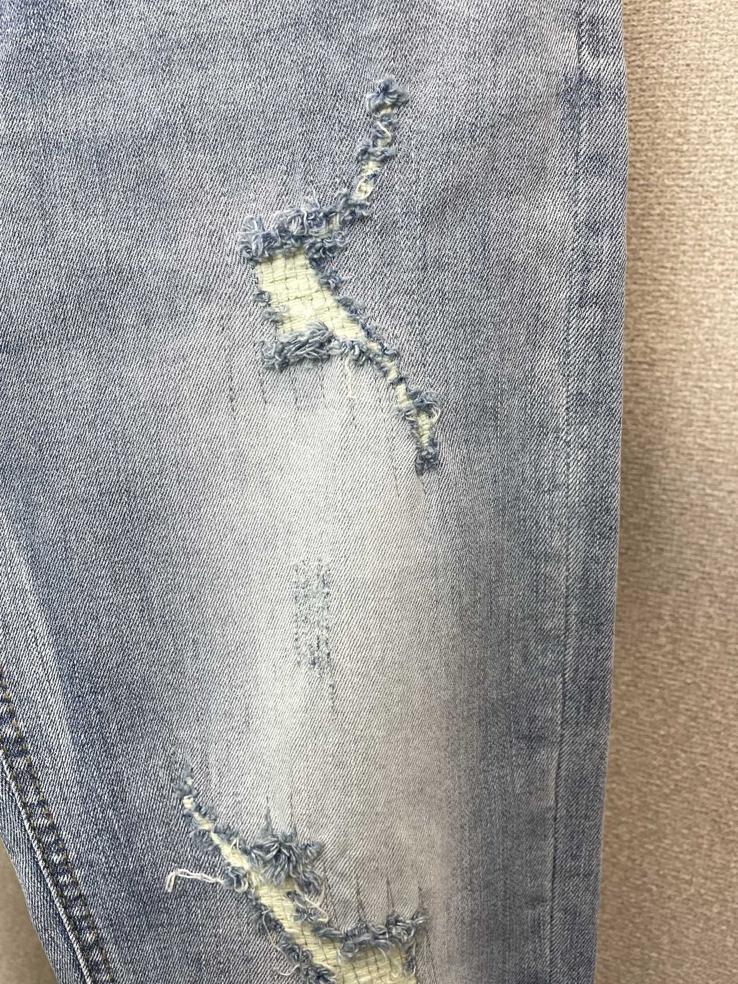 。Gucci古驰💥独家专供新款休闲牛仔裤👖高端版本 专柜定制面料 透气舒适度高，细节无可挑剔，品牌元素设
