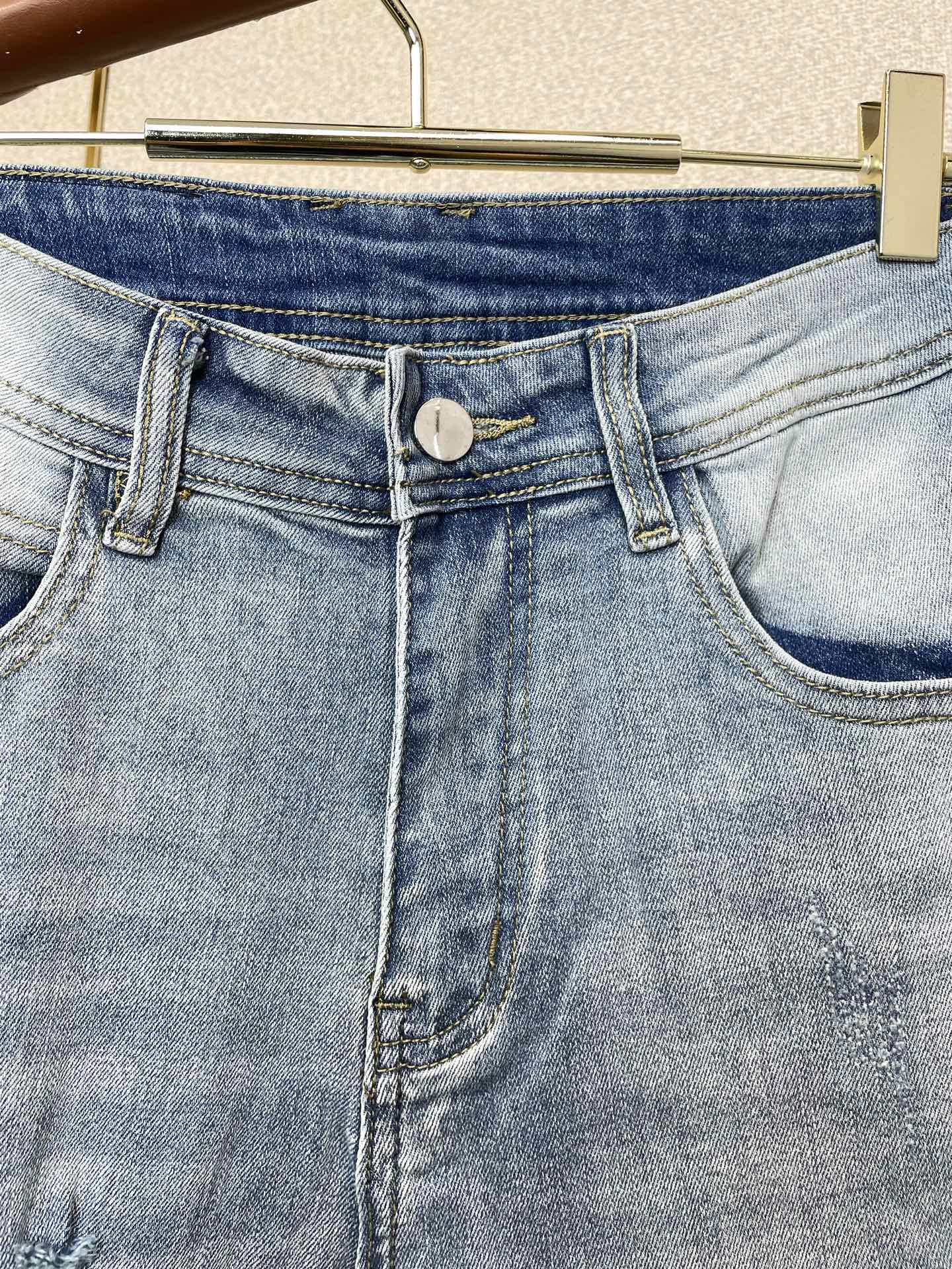 。Gucci古驰💥独家专供新款休闲牛仔裤👖高端版本 专柜定制面料 透气舒适度高，细节无可挑剔，品牌元素设