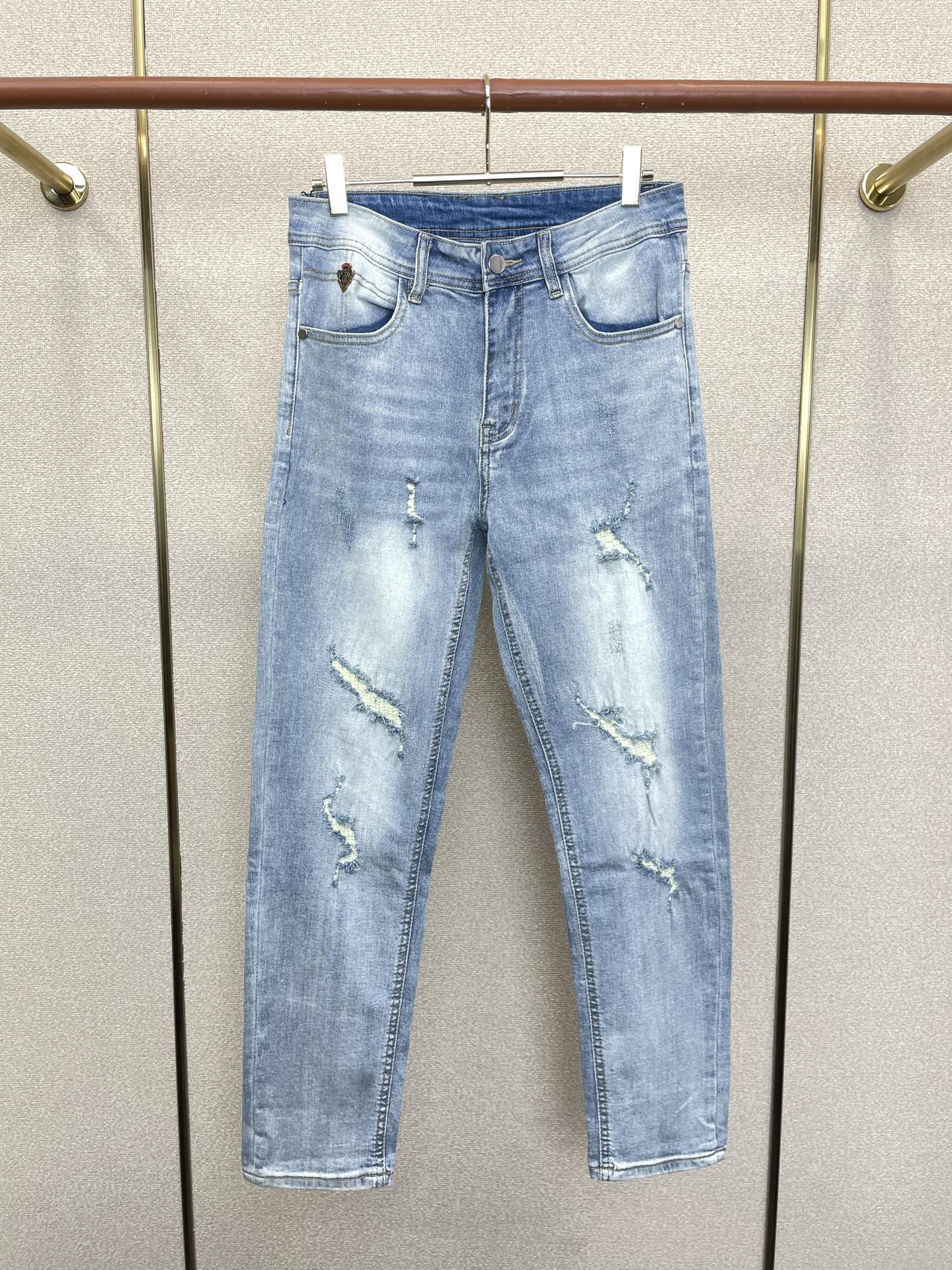 。Gucci古驰💥独家专供新款休闲牛仔裤👖高端版本 专柜定制面料 透气舒适度高，细节无可挑剔，品牌元素设