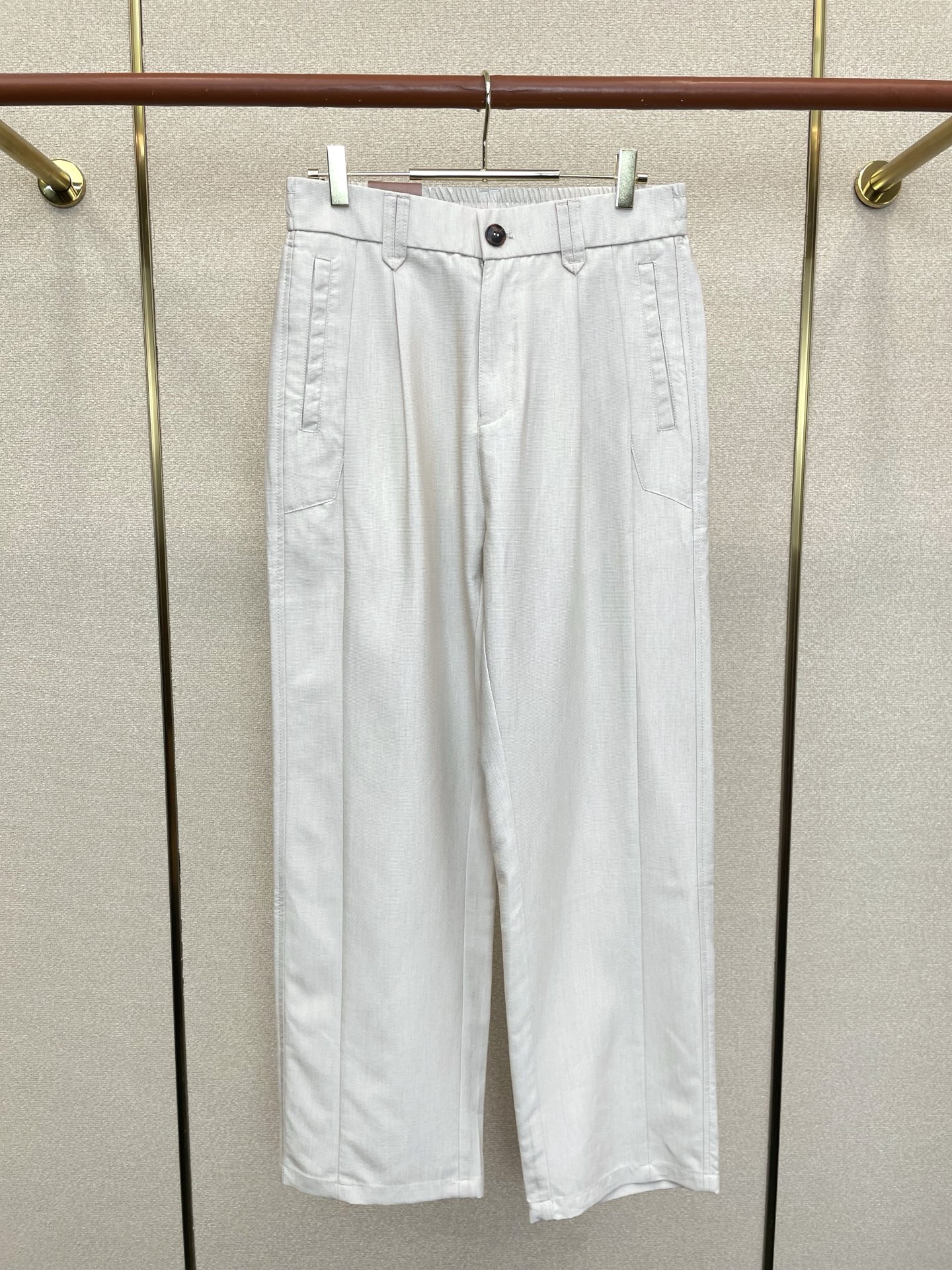 NO:913855,.LP-Loro Piana is a must-have new casual trousers, high-end version, counter custom fabrics, high breathability and comfort, impeccable details, brand element design concept, reflecting high quality. It feels delicate and soft!  It presents a casual cut and the upper body shape is awesome!  Size M-4XL,,loro piana,loro piana,19860909.LP-Loro Piana诺悠翩雅砸锅卖铁都要上的新款新款休闲裤 高端版本 专柜定制面料 透气舒适度高,细节无可挑剔,品牌元素设计理念,体现高品质.手感细腻柔软！呈现休闲裁剪,上身版型超赞！码数M-4XL,,loro piana,loro piana,,Men's clothing
