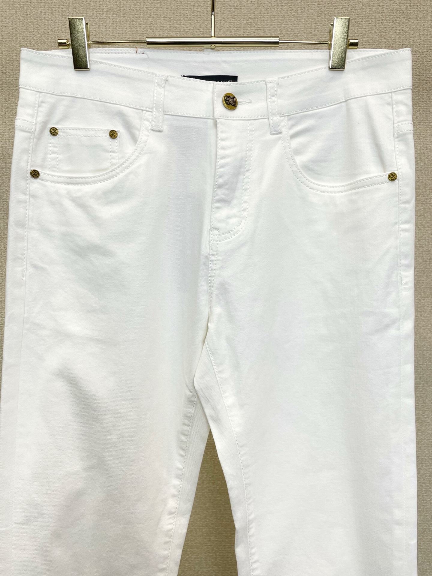 。Dolce&Gabbana杜嘉班纳💥独家专供新款牛仔裤👖高端版本 专柜定制面料 透气舒适度高，细节无可