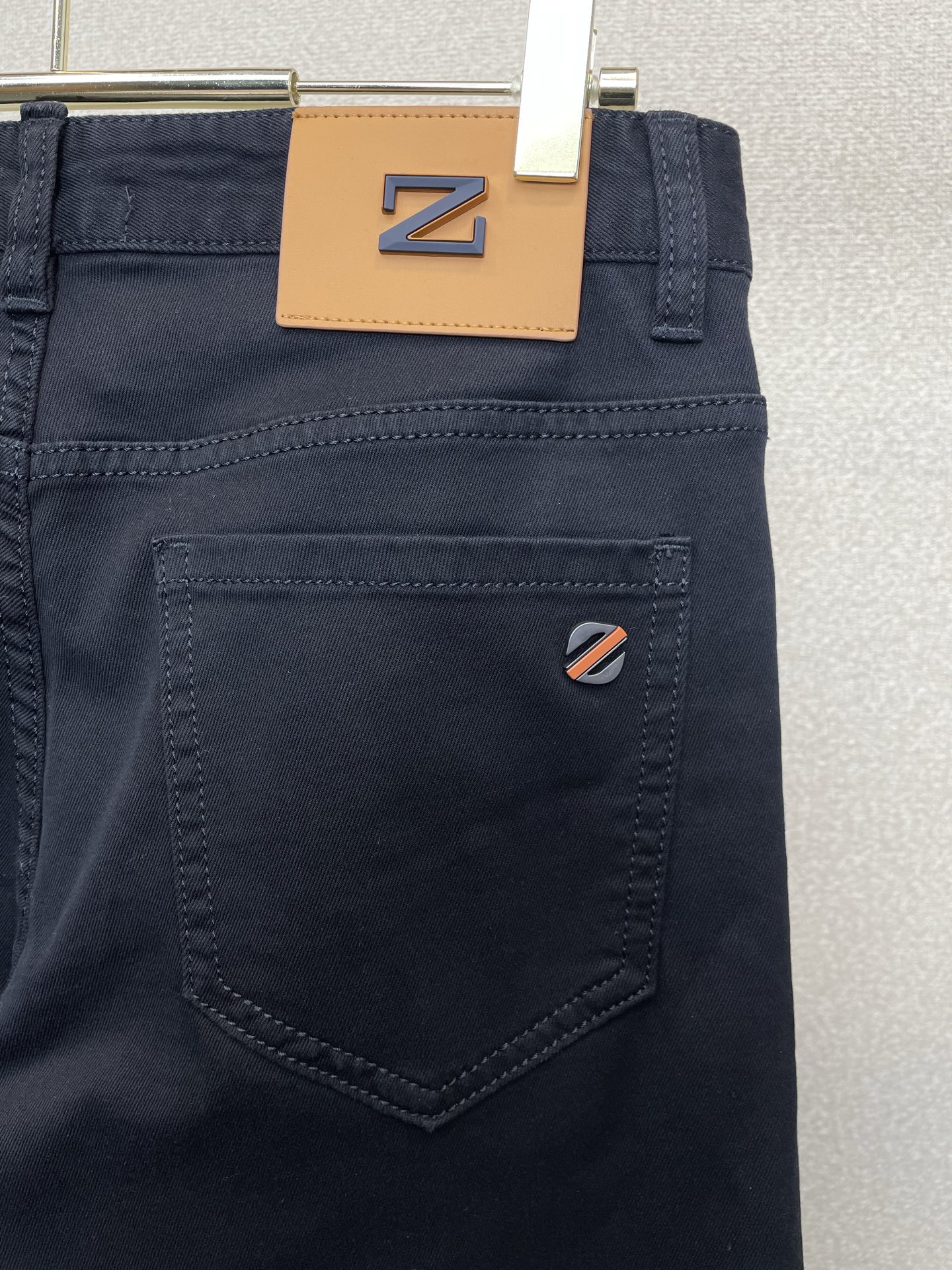 。ZEGNA杰尼亚💥独家专供新款牛仔裤👖高端版本 专柜定制面料 透气舒适度高，细节无可挑剔，品牌元素设计