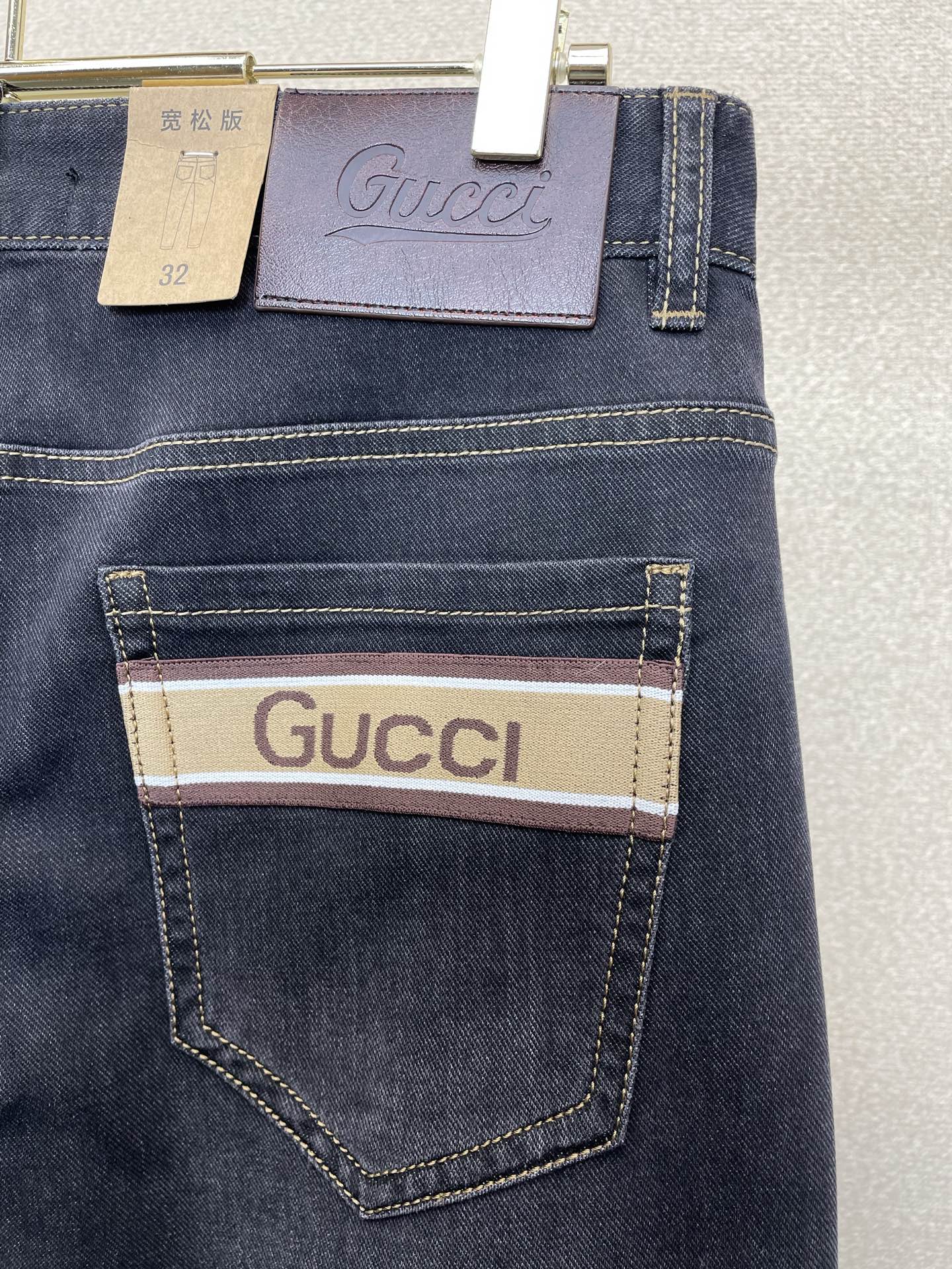 。Gucci古驰💥独家专供新款牛仔裤👖高端版本 专柜定制面料 透气舒适度高，细节无可挑剔，品牌元素设计理