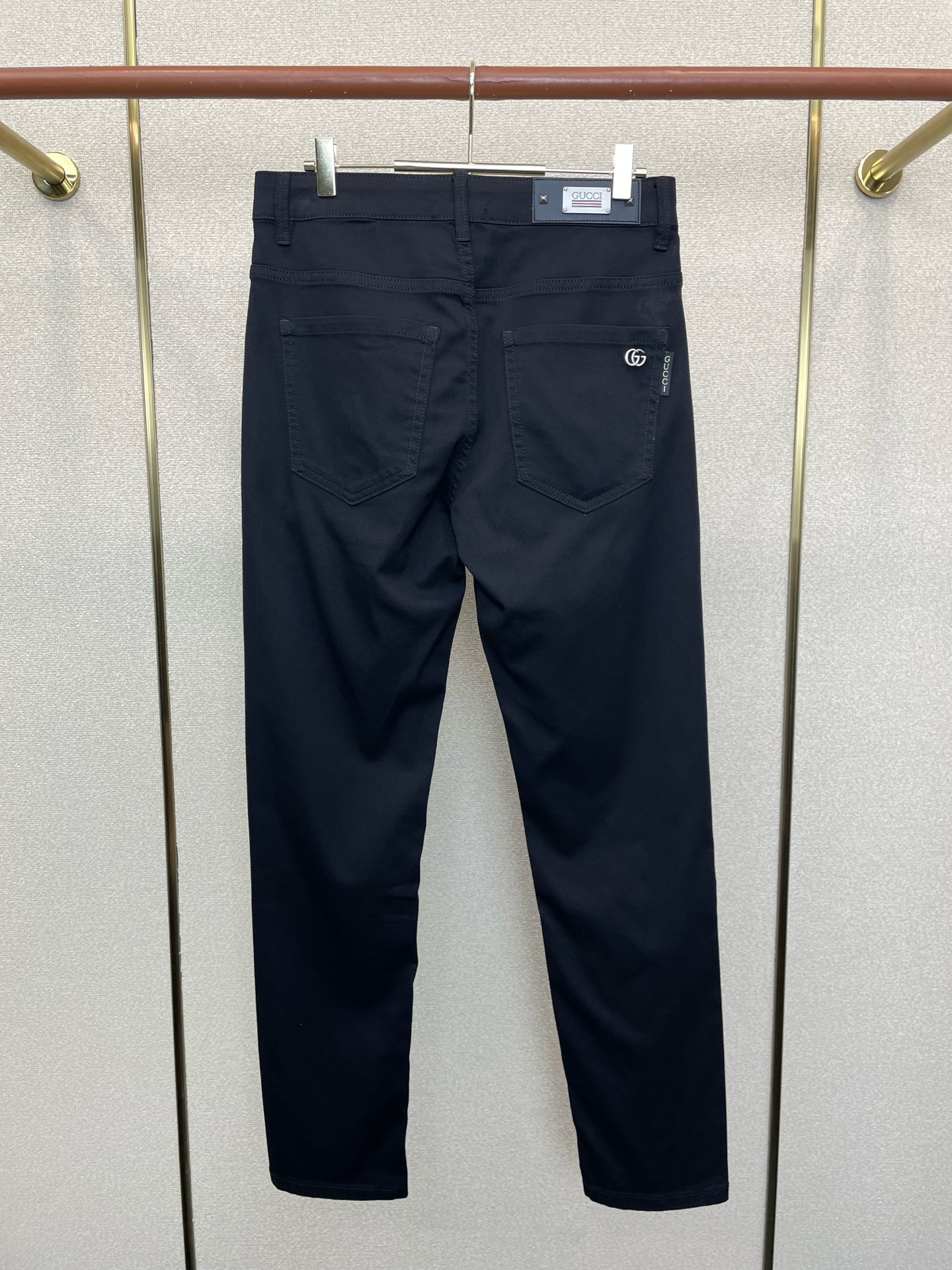 。Gucci古驰💥独家专供新款牛仔裤👖高端版本 专柜定制面料 透气舒适度高，细节无可挑剔，品牌元素设计理