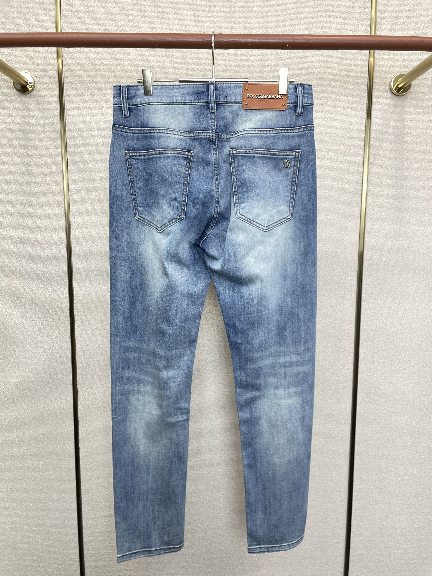 。Dolce&Gabbana杜嘉班纳💥独家专供新款牛仔裤👖高端版本 专柜定制面料 透气舒适度高，细节无可