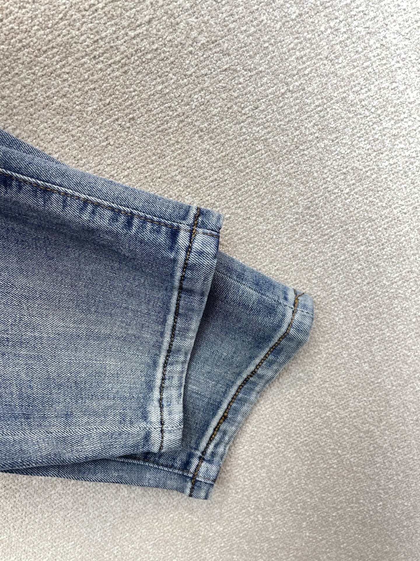 。Dolce&Gabbana杜嘉班纳💥独家专供新款牛仔裤👖高端版本 专柜定制面料 透气舒适度高，细节无可