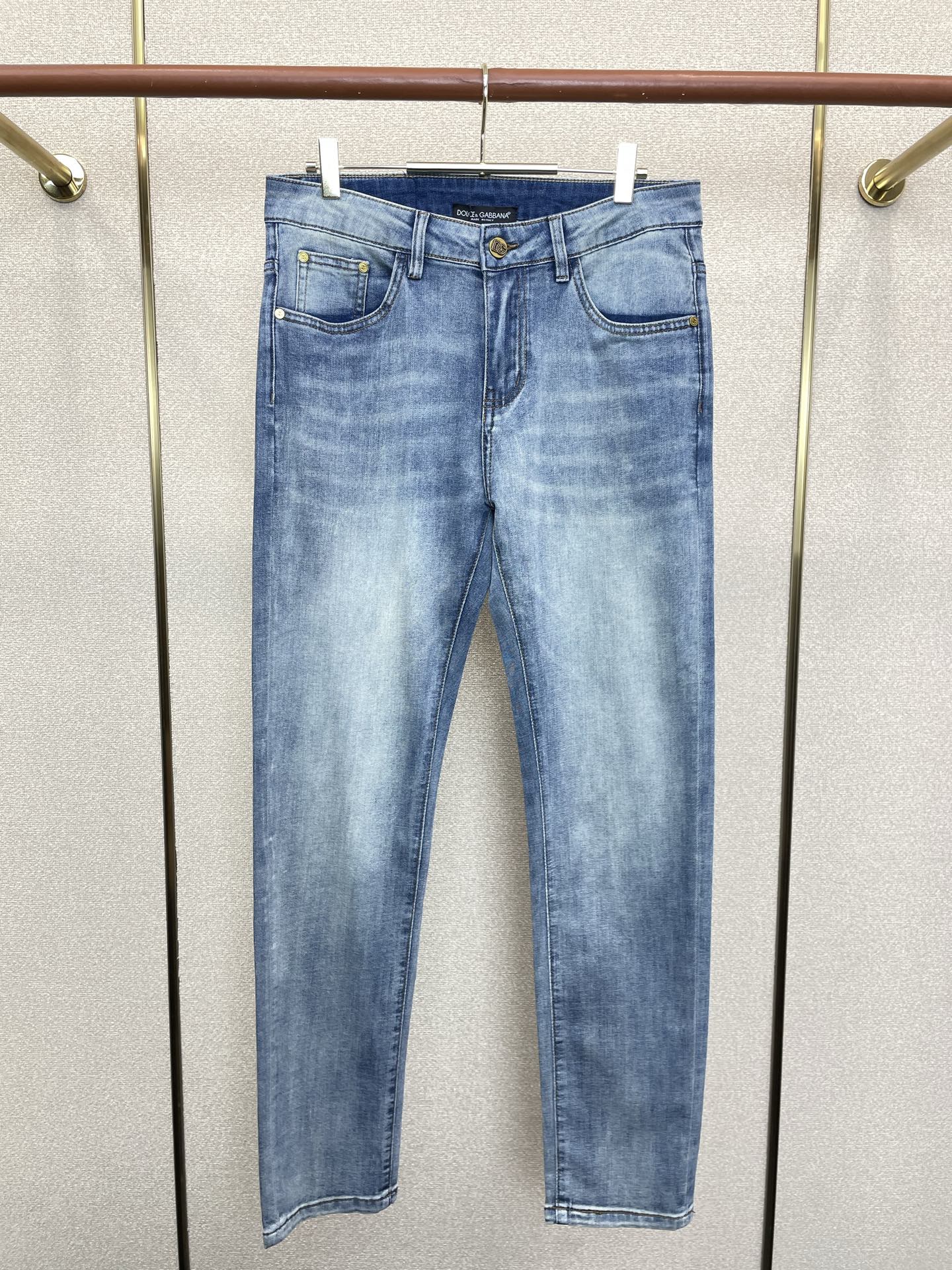 。Dolce&Gabbana杜嘉班纳💥独家专供新款牛仔裤👖高端版本 专柜定制面料 透气舒适度高，细节无可