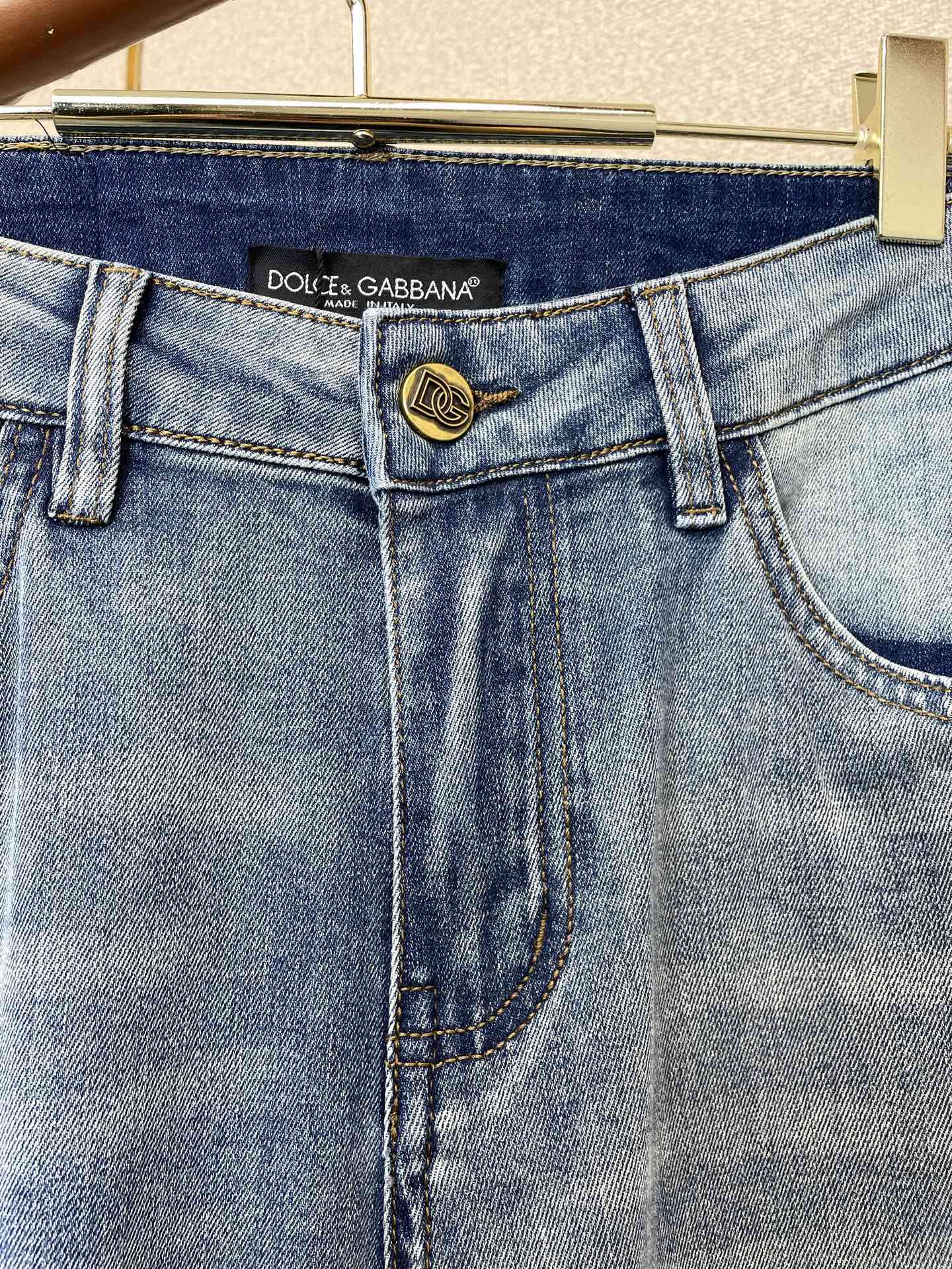 。Dolce&Gabbana杜嘉班纳💥独家专供新款牛仔裤👖高端版本 专柜定制面料 透气舒适度高，细节无可