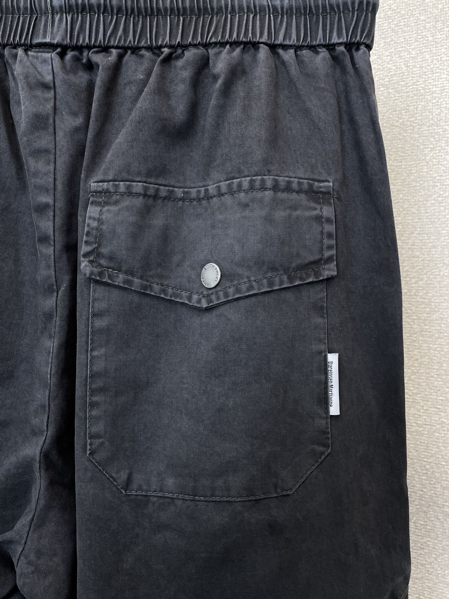 。Balenciaga巴黎世家💥独家专供新款休闲裤 高端版本！专柜定制面料 透气舒适度高，细节无可挑剔，