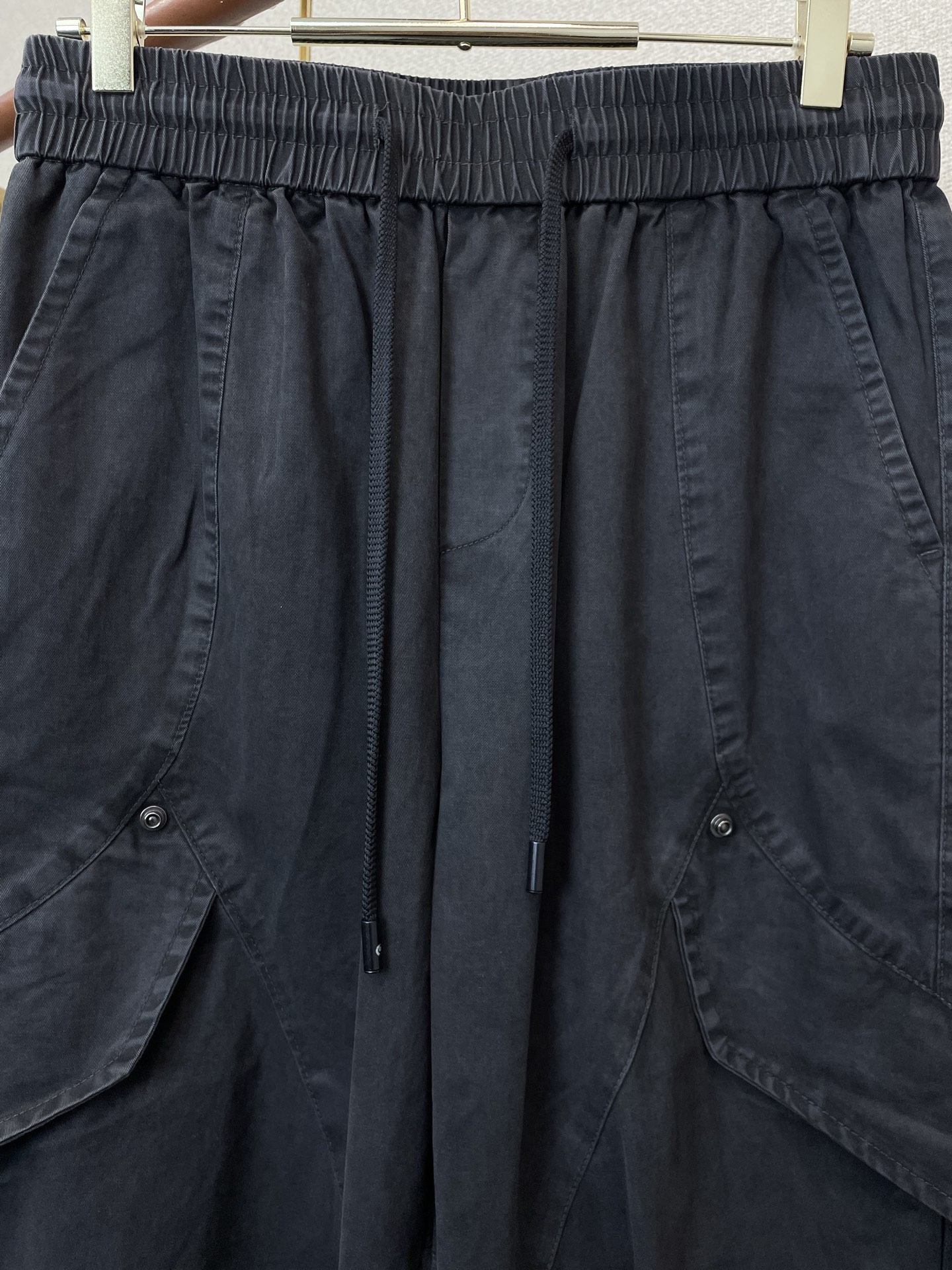 。Balenciaga巴黎世家💥独家专供新款休闲裤 高端版本！专柜定制面料 透气舒适度高，细节无可挑剔，