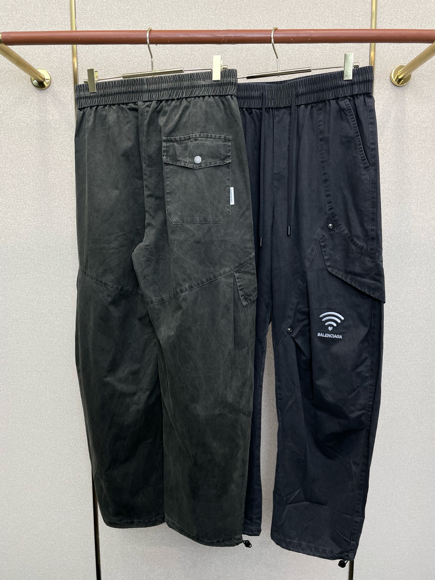 。Balenciaga巴黎世家💥独家专供新款休闲裤 高端版本！专柜定制面料 透气舒适度高，细节无可挑剔，