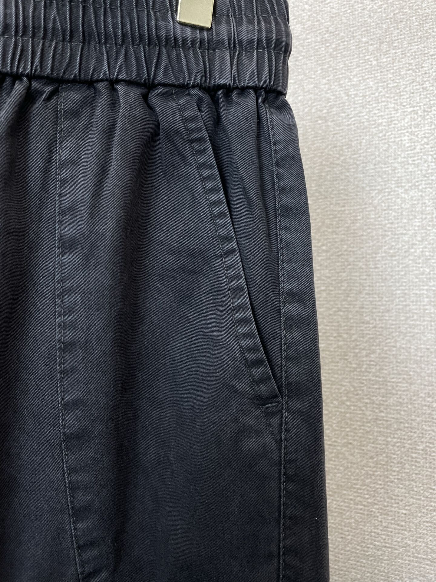 。Balenciaga巴黎世家💥独家专供新款休闲裤 高端版本！专柜定制面料 透气舒适度高，细节无可挑剔，