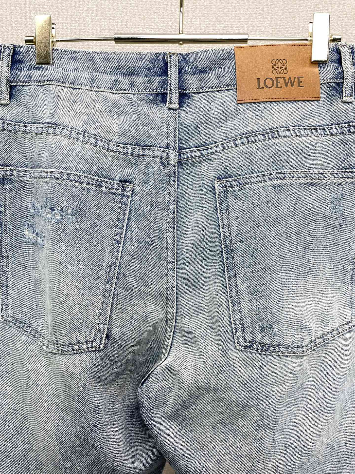 。LOEWE罗意威💥独家专供新款休闲牛仔短裤 高端版本！专柜定制面料 透气舒适度高，细节无可挑剔，品牌元