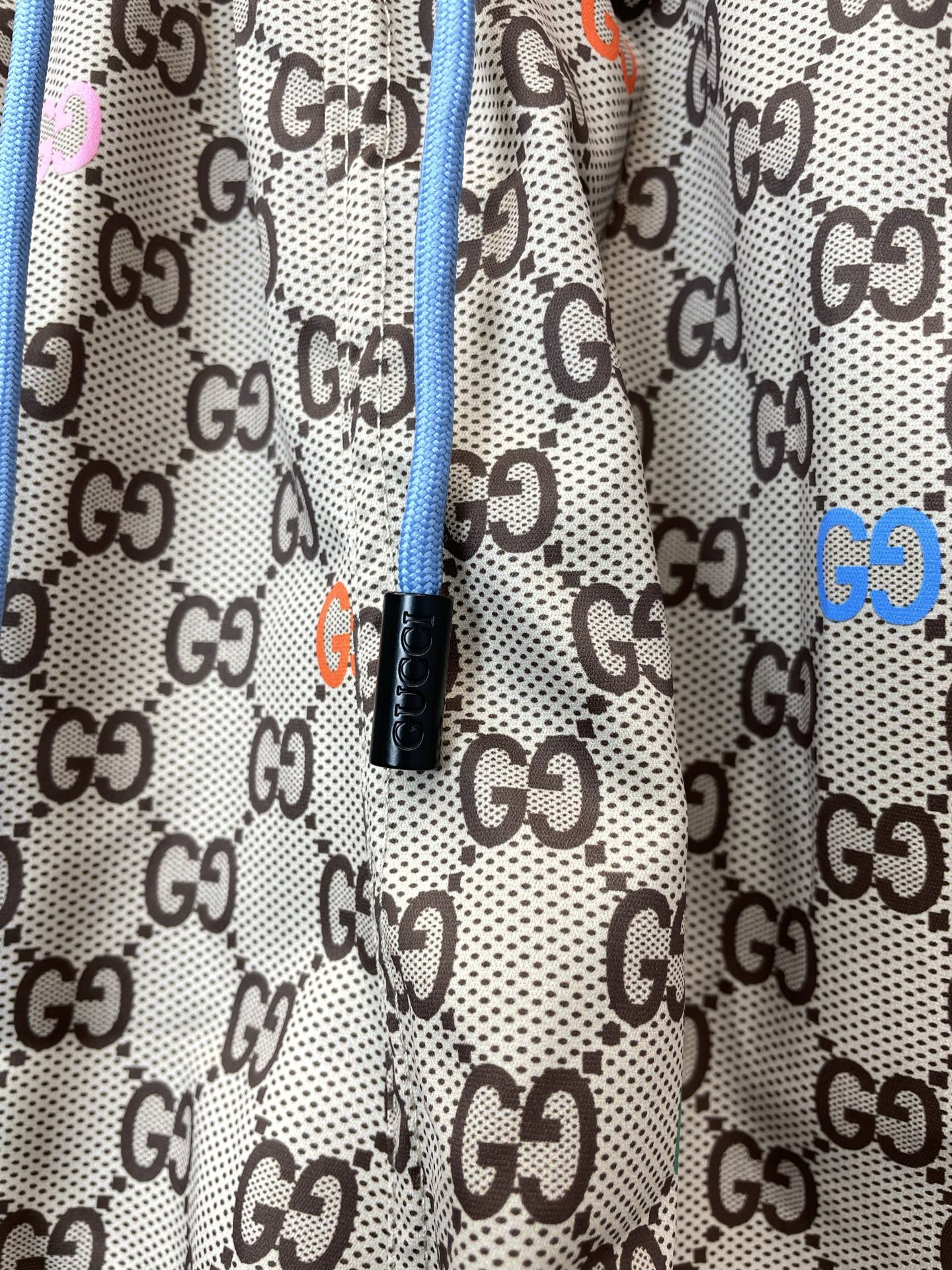 。Gucci古驰💥独家专供新款休闲短裤🩳高端版本！专柜定制面料 透气舒适度高，细节无可挑剔，品牌元素设计