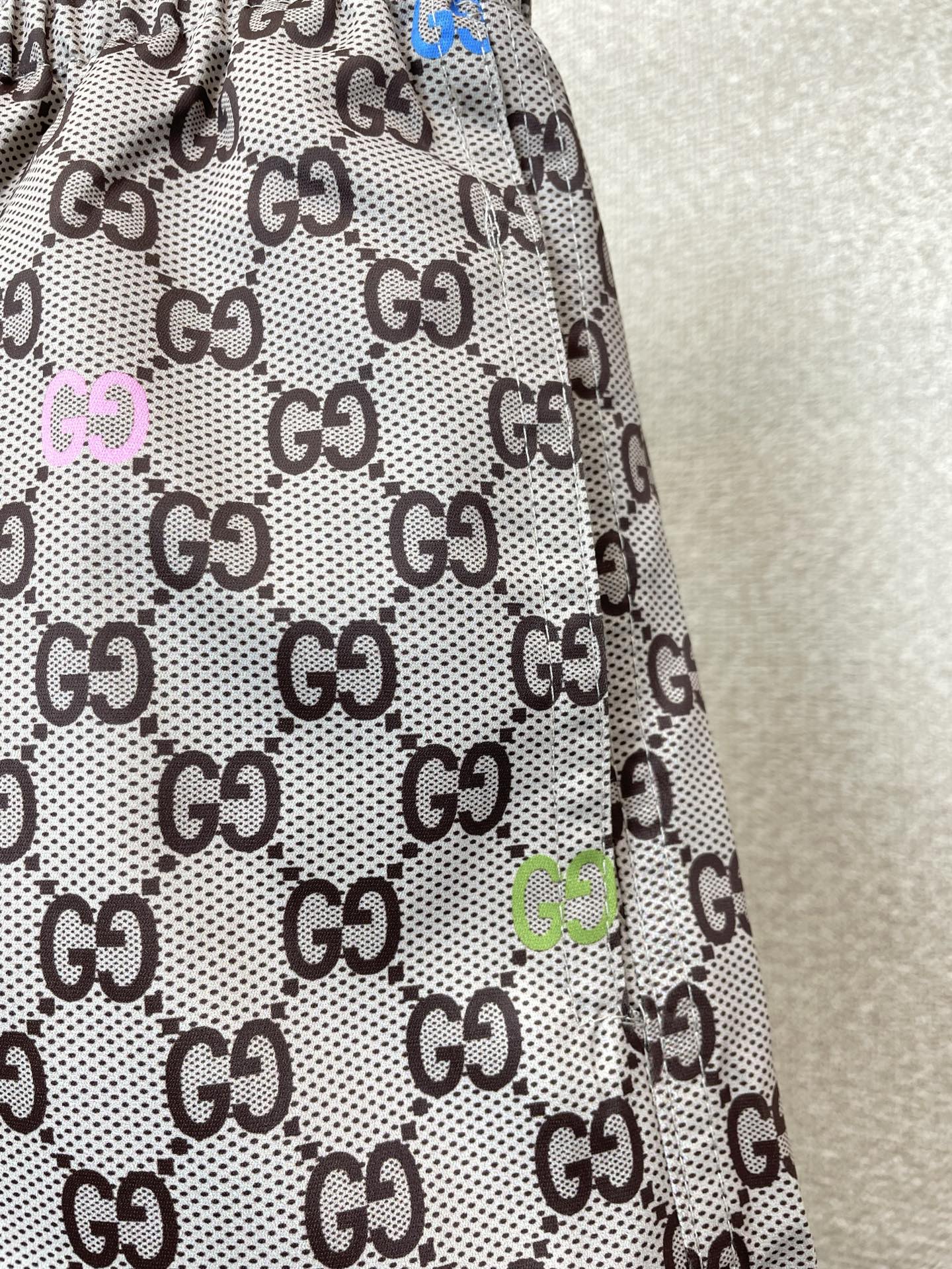 。Gucci古驰💥独家专供新款休闲短裤🩳高端版本！专柜定制面料 透气舒适度高，细节无可挑剔，品牌元素设计