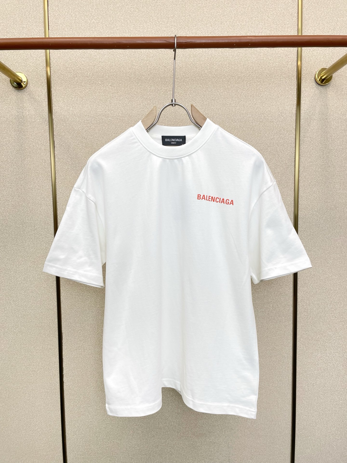。Balenciaga巴黎世家💥独家专供新款休闲短袖 高端版本！专柜定制面料 透气舒适度高，细节无可挑剔