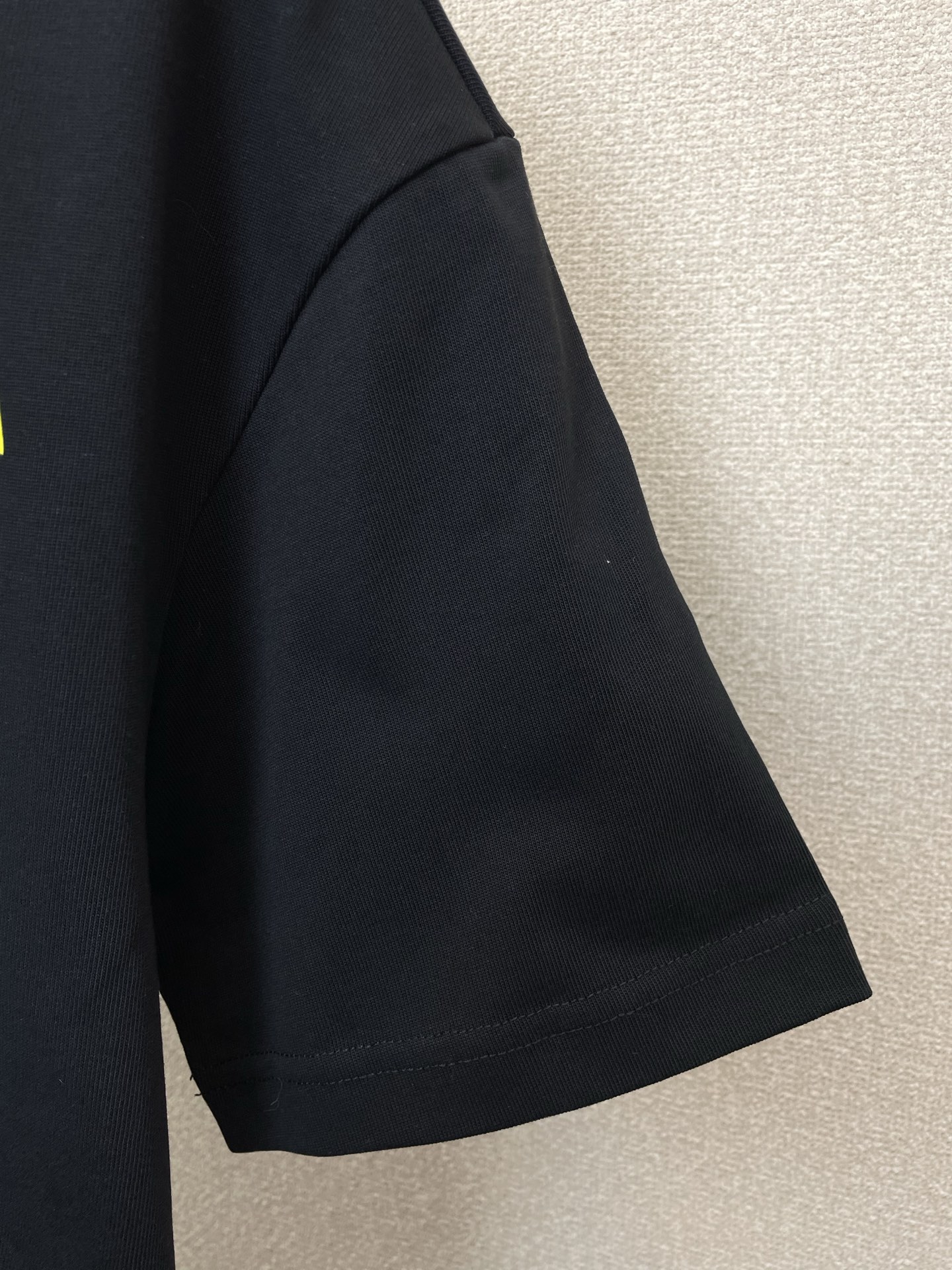 。Balenciaga巴黎世家💥独家专供新款休闲短袖 高端版本！专柜定制面料 透气舒适度高，细节无可挑剔