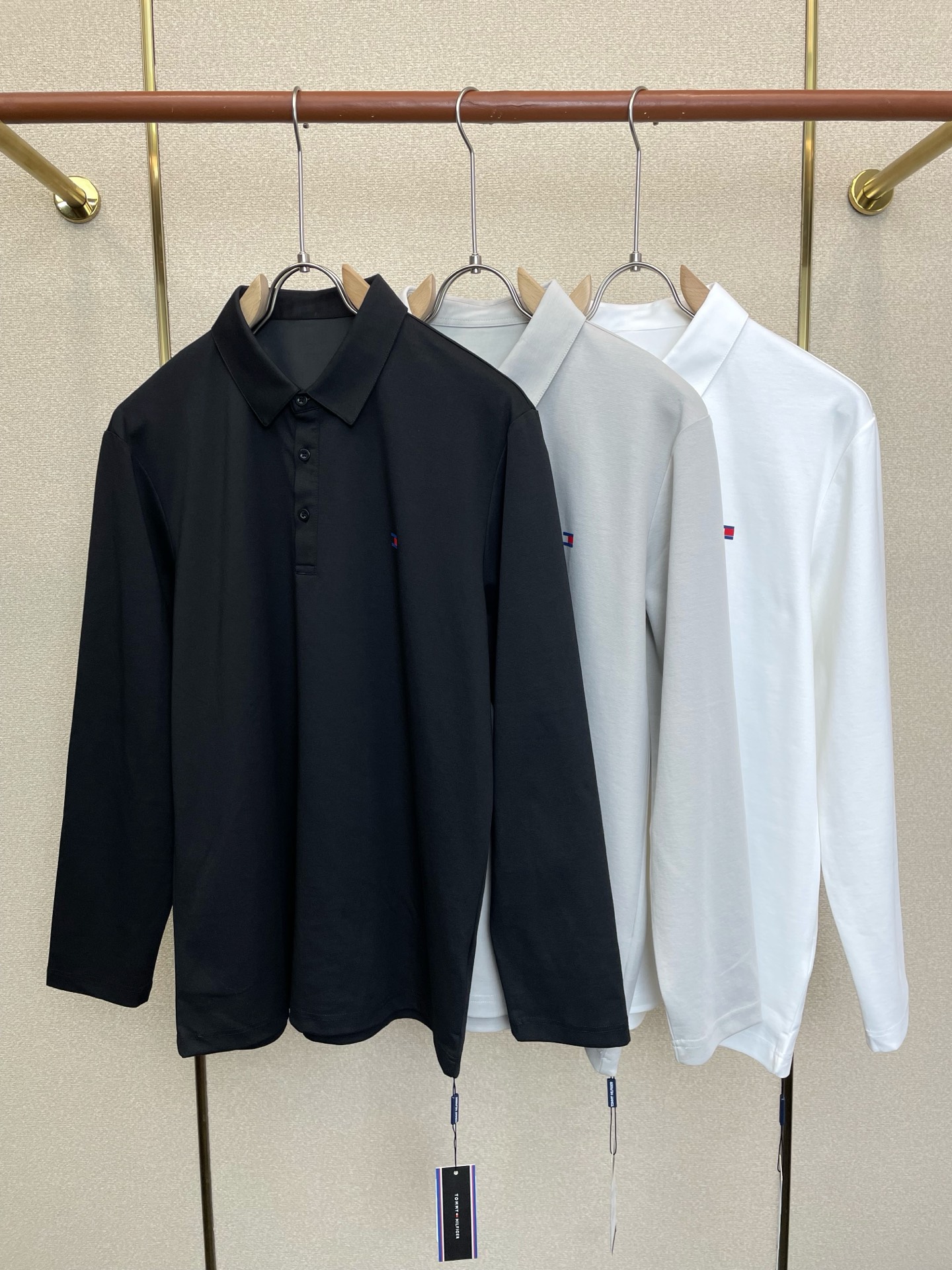 NO:915844,.TOMMY Tommy's new style, original men's casual long-sleeve, high-end customized, high-end version, fashionable and versatile imported fabrics, super soft and delicate to the touch, skin-friendly and comfortable to wear, high-end boutique, exquisite upper body made by the factory, very good, a must-have item for men, complete with three standards, size M-6XL,, tom ford,19860909.TOMMY汤米砸锅卖铁都要上的新款新款原单男士休闲长袖 高端定制 高端版本 时尚百搭爆款进口面料 手感超柔软细腻 穿着亲肤舒适 高端精品 代工厂精细做上身非常赞 男士必备单品 三标齐全 码数M-6XL,,tom ford,,Men's clothing