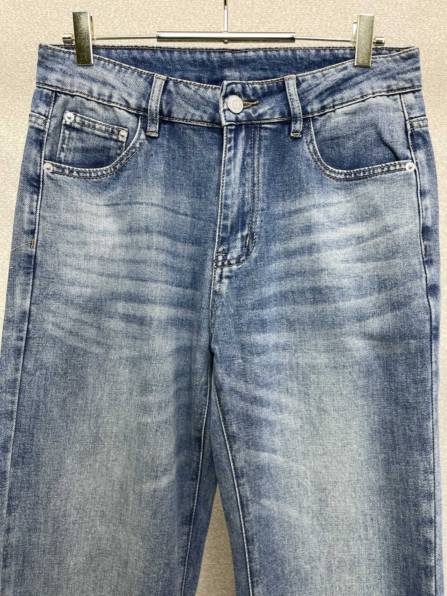 Bottega Veneta葆蝶家💥砸锅卖铁都要上的新款新款休闲牛仔裤👖高端版本 专柜定制面料 透气舒适度高，细节无可挑