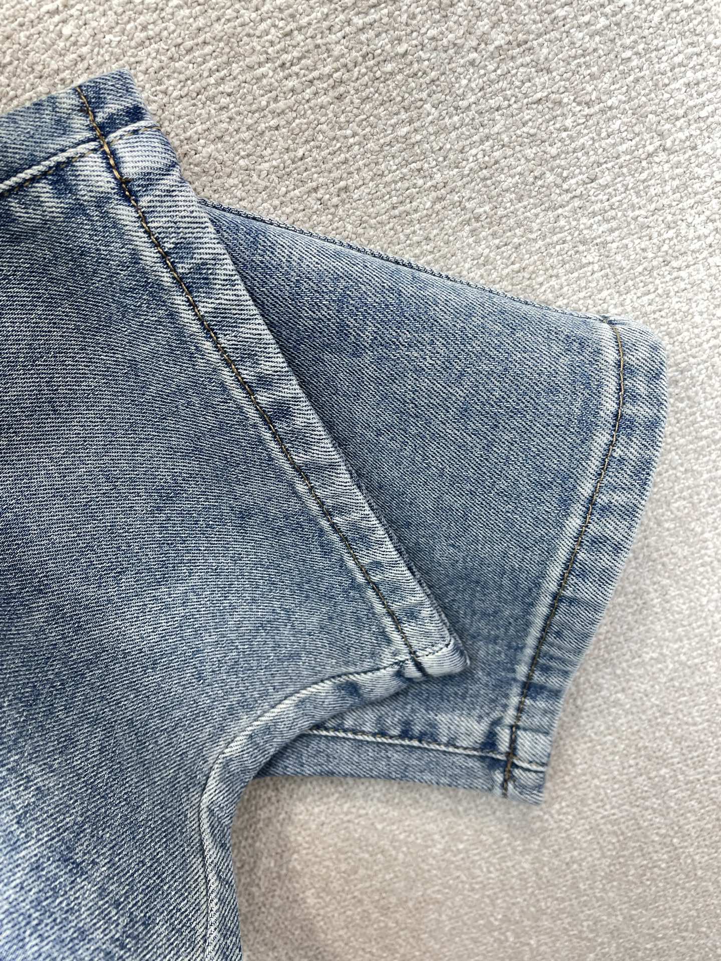 Bottega Veneta葆蝶家💥砸锅卖铁都要上的新款新款休闲牛仔裤👖高端版本 专柜定制面料 透气舒适度高，细节无可挑