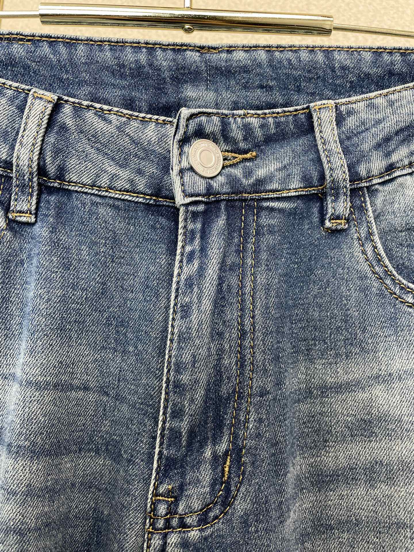 Bottega Veneta葆蝶家💥砸锅卖铁都要上的新款新款休闲牛仔裤👖高端版本 专柜定制面料 透气舒适度高，细节无可挑