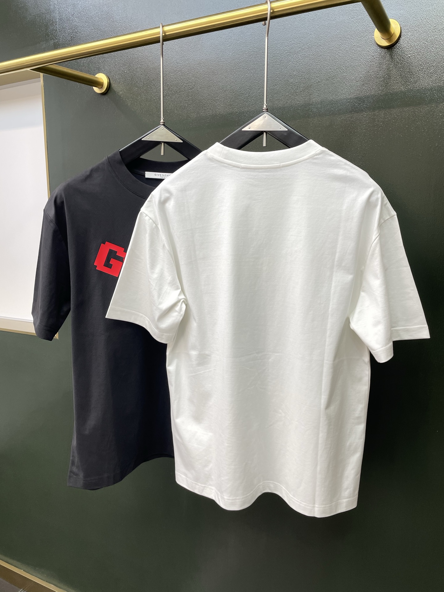 Givenchy纪梵希💥砸锅卖铁都要上的新款新款原单男士休闲短袖 高端定制 高端版本 时尚百搭爆款⚠️⚠️✨✨进口面料 