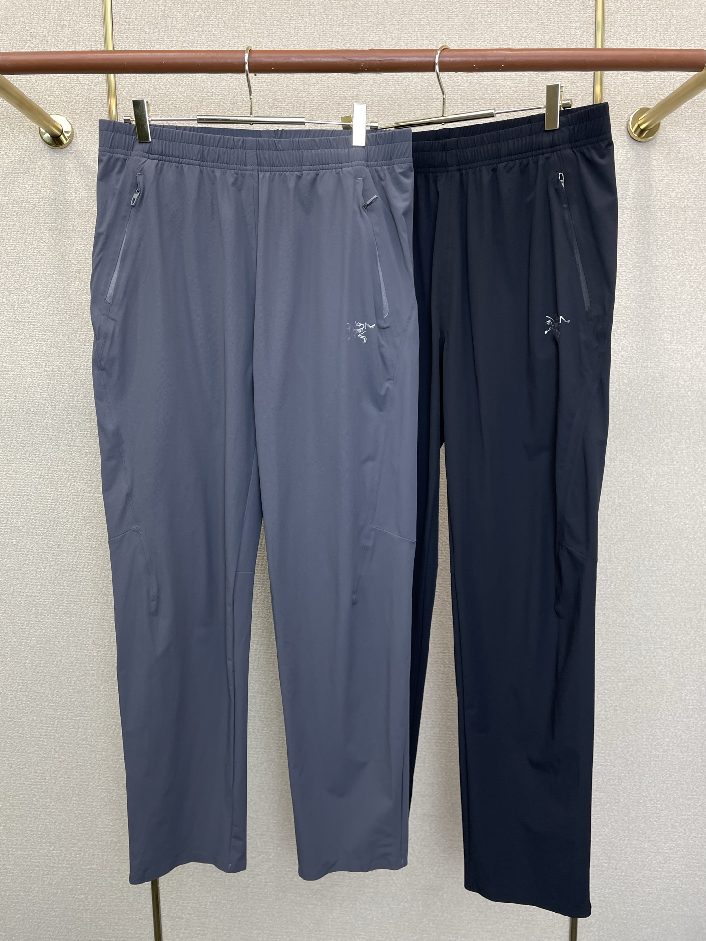 NO:919050,.Arc’teryx’s new and popular men’s casual quick-drying trousers, high-end customization, high-end version, fashionable and versatile imported fabrics, super soft and delicate to the touch, skin-friendly and comfortable to wear, high-end boutique, exquisite upper body made by the factory, very good, a must-have item for men, complete with three standards, size M-3XL, arc’teryx,19860909.Arc’teryx始祖鸟砸锅卖铁都要上的新款新款原单男士休闲速干裤 高端定制 高端版本 时尚百搭爆款进口面料 手感超柔软细腻 穿着亲肤舒适 高端精品 代工厂精细做上身非常赞 男士必备单品 三标齐全 码数M-3XL,arc'teryx,,Men's clothing