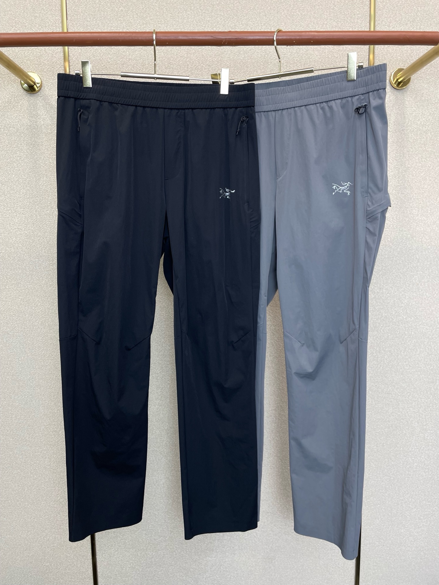 NO:919058,.Arc’teryx’s new and popular men’s casual quick-drying trousers, high-end customization, high-end version, fashionable and versatile imported fabrics, super soft and delicate to the touch, skin-friendly and comfortable to wear, high-end boutique, exquisite upper body made by the factory, very good, a must-have item for men, complete with three standards, size M-3XL, arc’teryx,19860909.Arc’teryx始祖鸟砸锅卖铁都要上的新款新款原单男士休闲速干裤 高端定制 高端版本 时尚百搭爆款进口面料 手感超柔软细腻 穿着亲肤舒适 高端精品 代工厂精细做上身非常赞 男士必备单品 三标齐全 码数M-3XL,arc'teryx,,Men's clothing