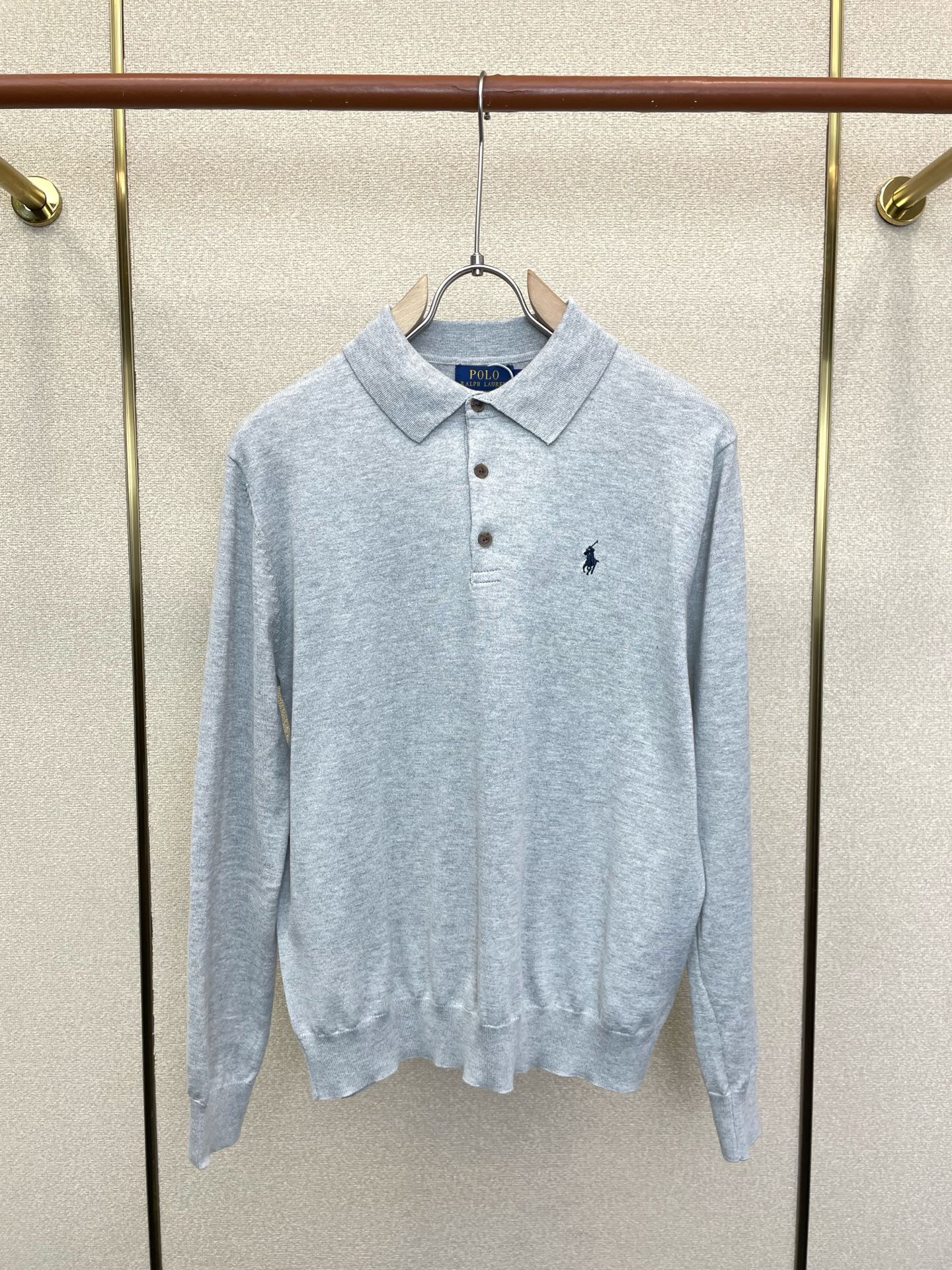 NO:919104,.Ralph Lauren is a must-have new style original men's casual long sleeve. High-end customization. High-end version. Fashionable and versatile imported fabric. Super soft and delicate feel. Skin-friendly and comfortable to wear. High-end boutique. The upper body is finely made by the factory. It is a must-have item for men. Three complete standards. Size S-XL, loro piana,19860909.Ralph Lauren拉夫劳伦砸锅卖铁都要上的新款新款原单男士休闲长袖 高端定制 高端版本 时尚百搭爆款进口面料 手感超柔软细腻 穿着亲肤舒适 高端精品 代工厂精细做上身非常赞 男士必备单品 三标齐全 码数S-XL,,loro piana,,Men's clothing