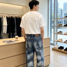 Bottega Veneta葆蝶家💥砸锅卖铁都要上的新款新款休闲牛仔直筒裤👖高端版本 专柜定制面料 透气舒适度高,细节无 Bottega Veneta葆蝶家💥砸锅卖铁都要上的新款新款休闲牛仔直筒裤👖高端版本 专柜定制面料 透气舒适度高,细节无